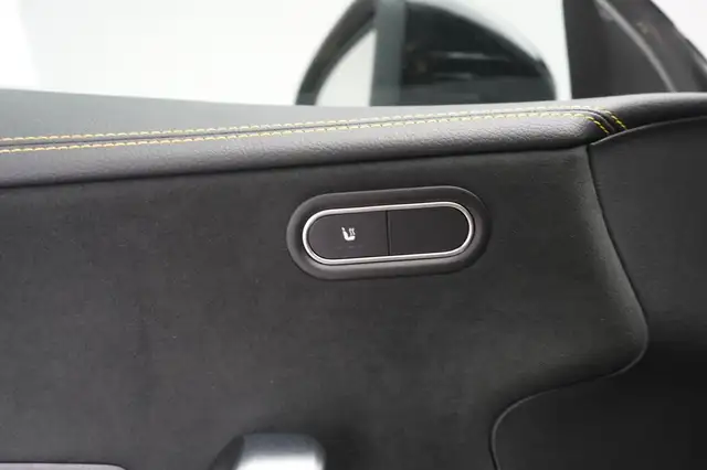 Mercedes-Benz Cla view 28