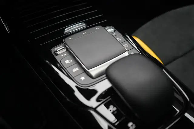 Mercedes-Benz Cla view 18