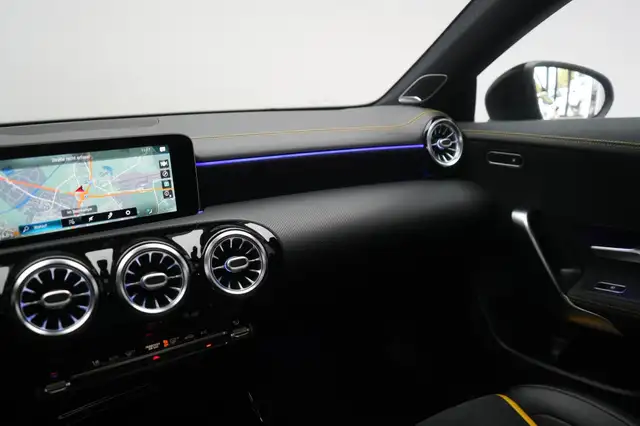 Mercedes-Benz Cla view 26