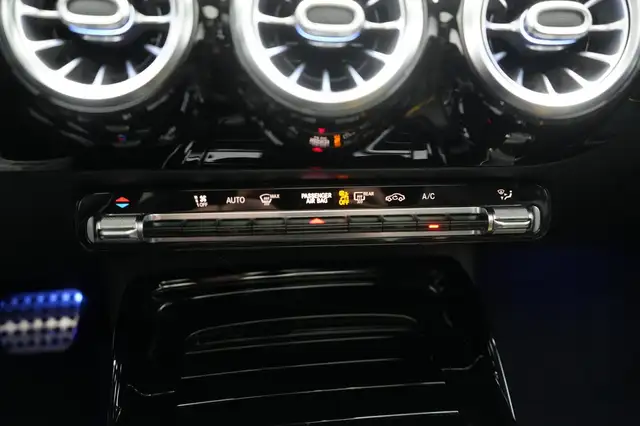 Mercedes-Benz Cla view 17
