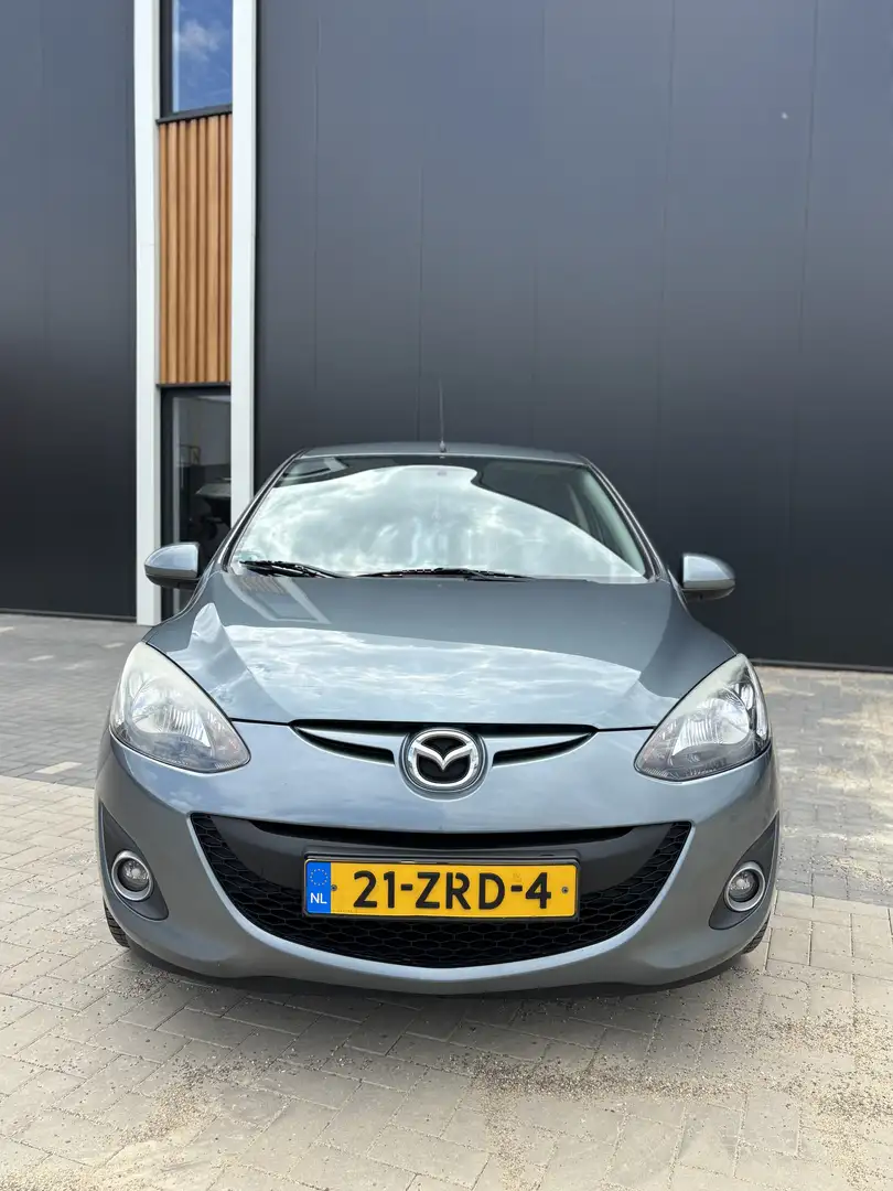 Mazda 2 1.3 BIFUEL GT Grau - 2