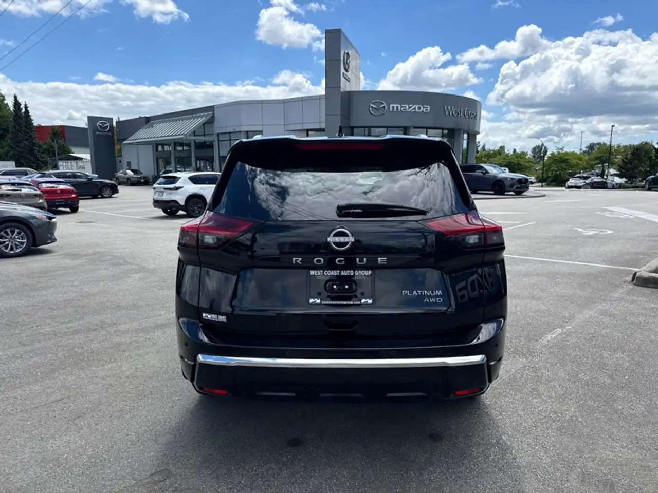 Nissan Rogue снимка Nissan Rogue