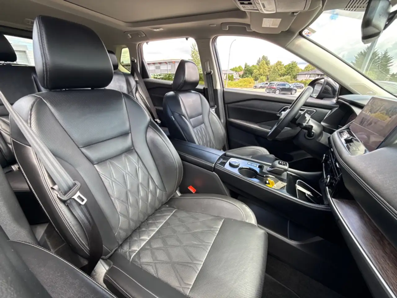 Nissan Rogue снимка Nissan Rogue