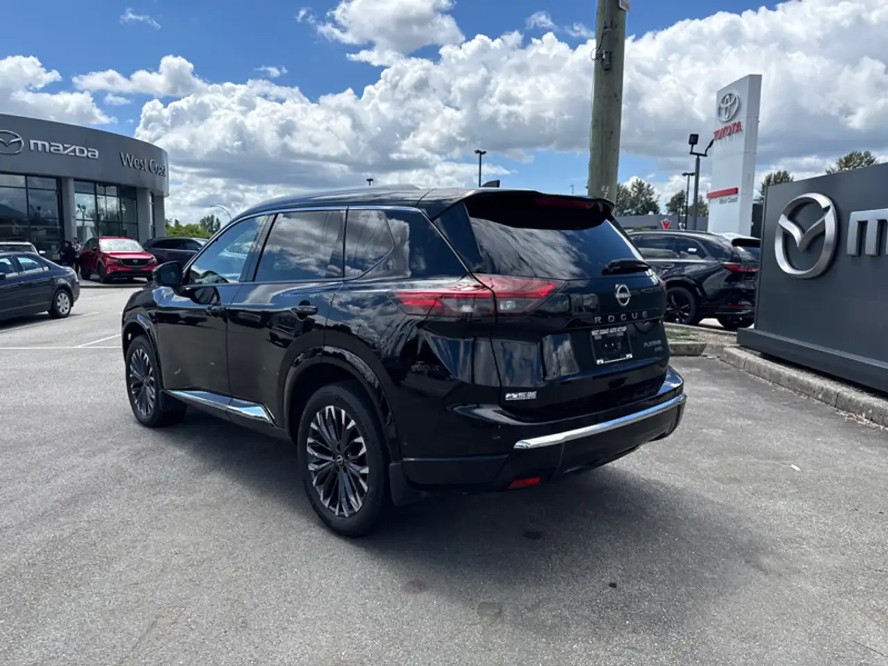 Nissan Rogue снимка Nissan Rogue