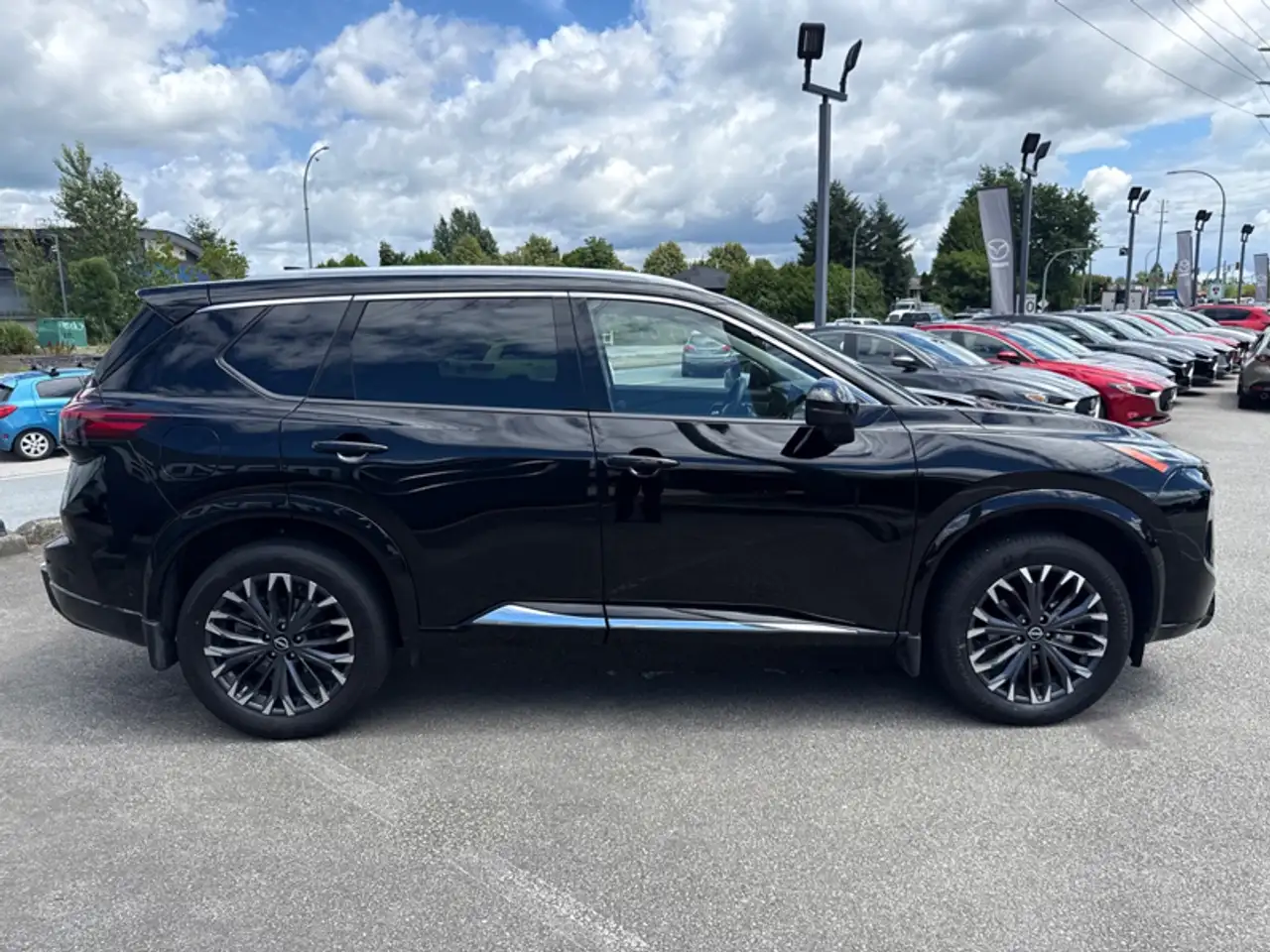 Nissan Rogue снимка Nissan Rogue