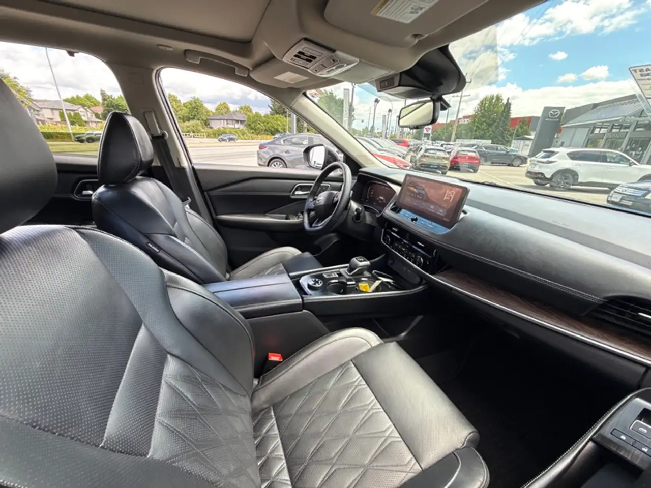 Nissan Rogue снимка Nissan Rogue