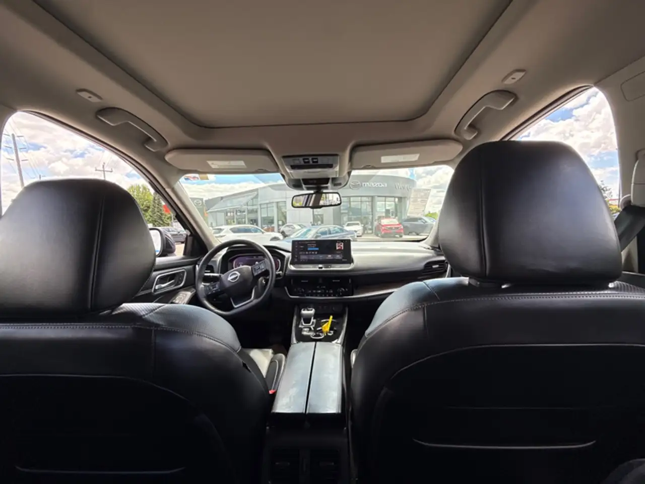Nissan Rogue снимка Nissan Rogue