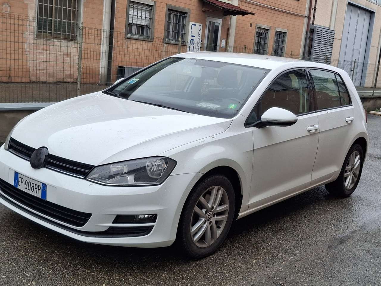 Volkswagen Golf 5p 1.6 tdi Highline