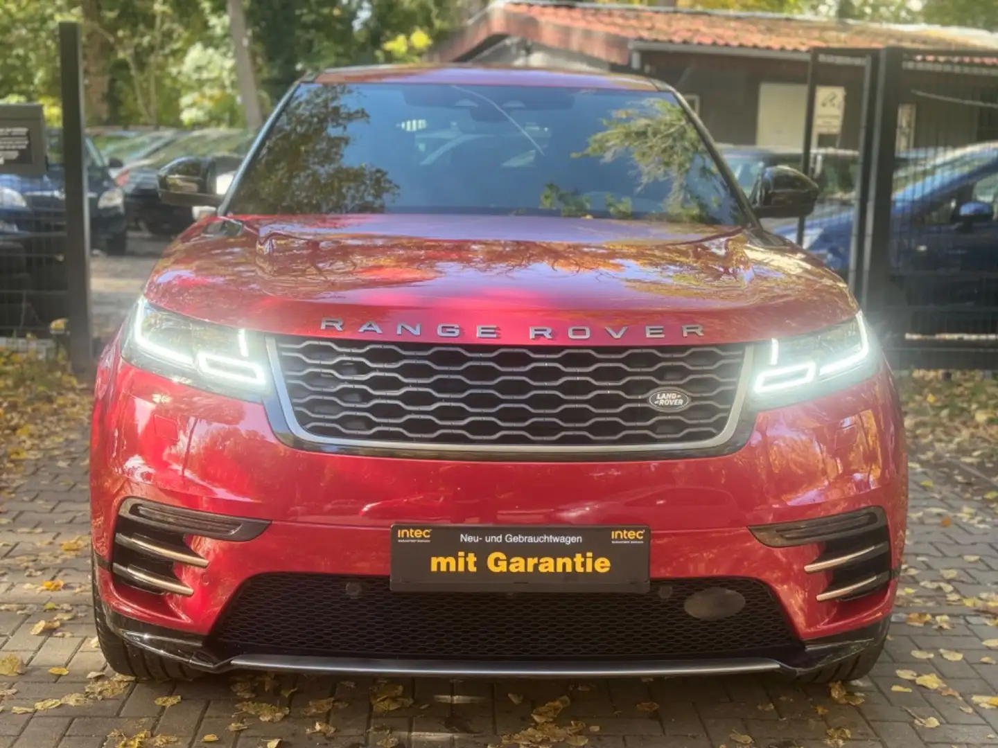 Land Rover Range Rover Velar 2.0 D200 R-DYNAMIC S Facelift Rot - 1