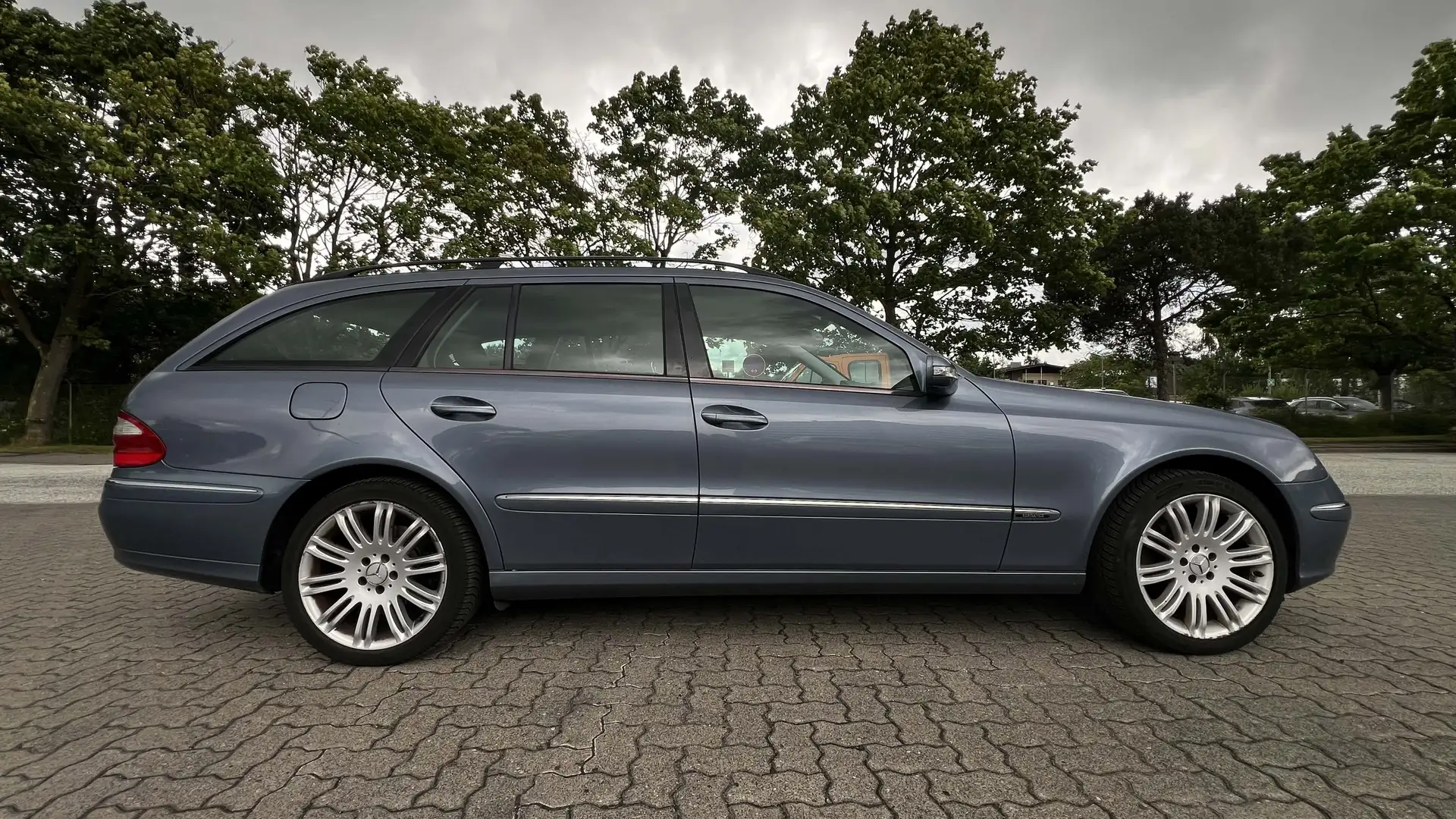 Mercedes-Benz E 240 E 240 T Elegance Albastru - 2