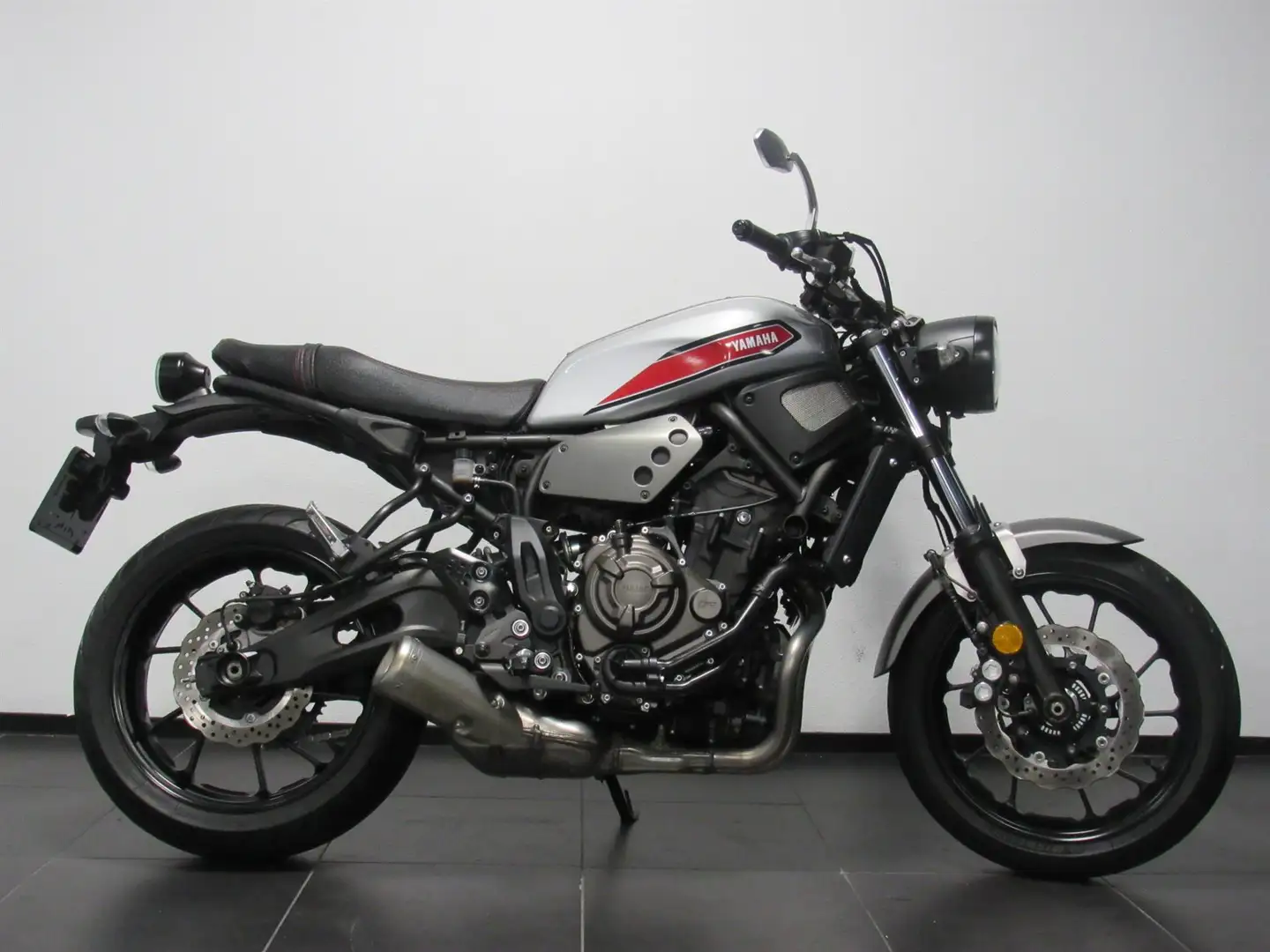 Yamaha XSR 700 ABS Grijs - 1