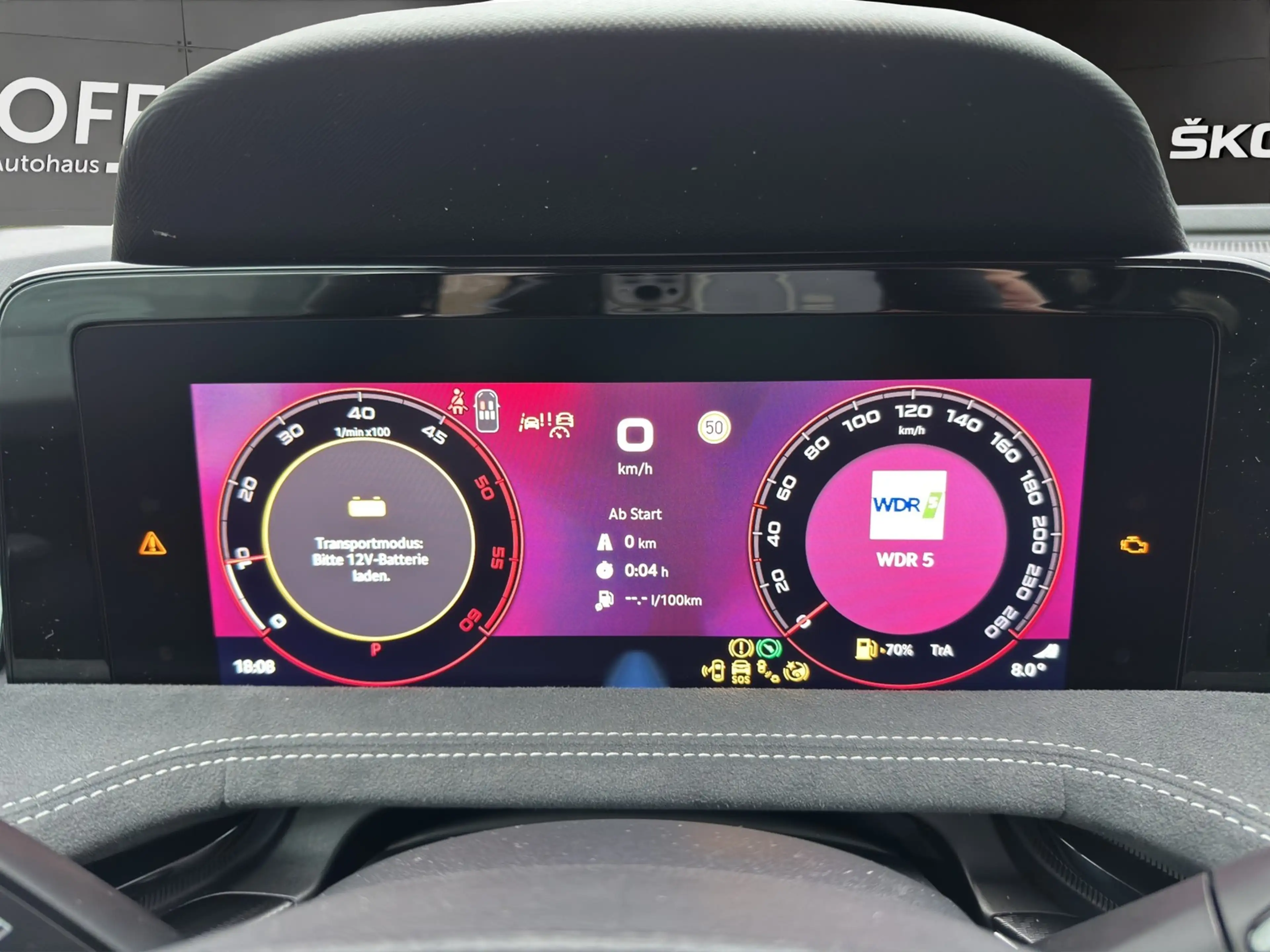 Skoda Superb 2.0 TDI Sportline DSG AHK+Panorama+CANTON — photo 10