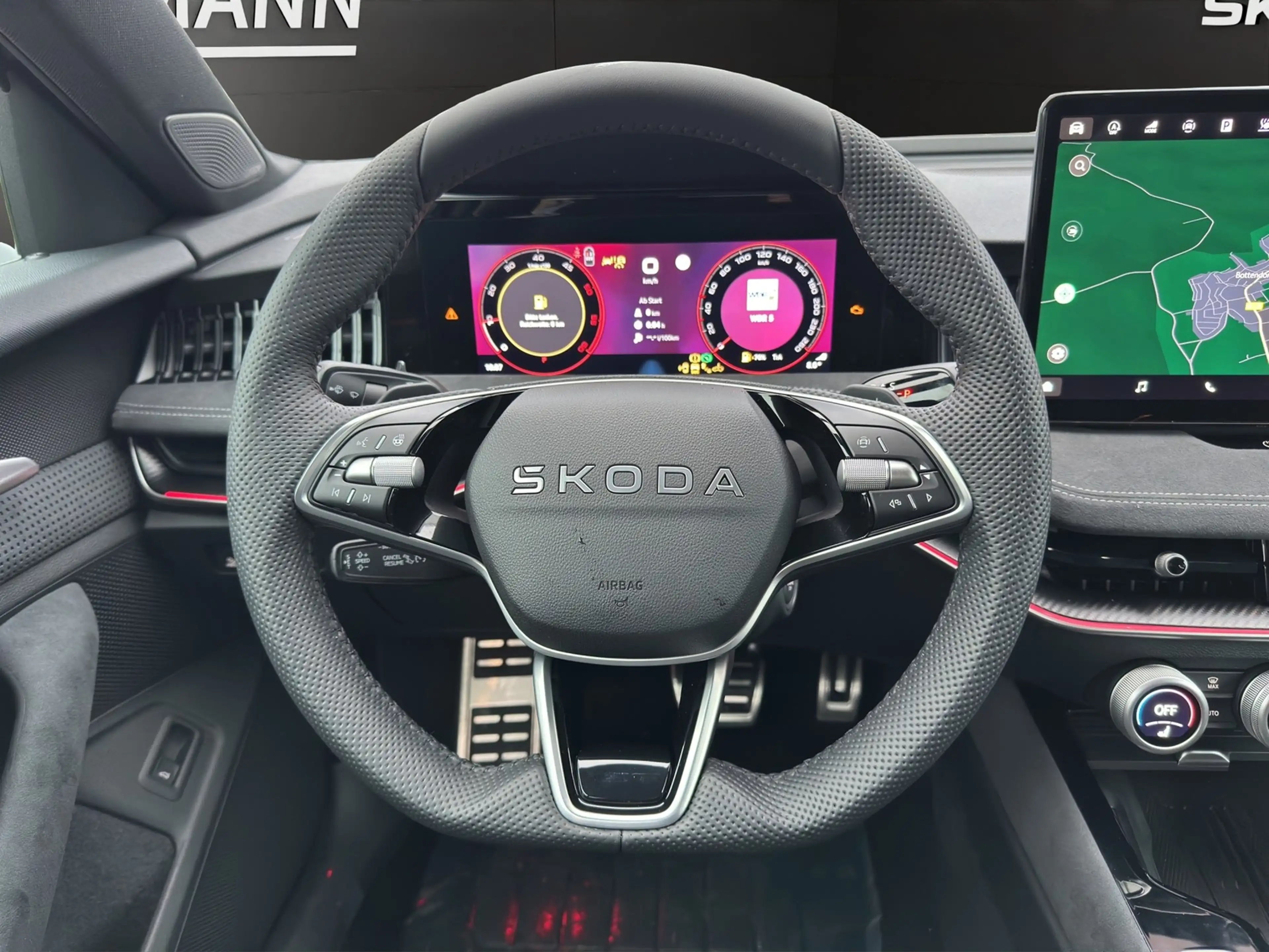 Skoda Superb 2.0 TDI Sportline DSG AHK+Panorama+CANTON — photo 9