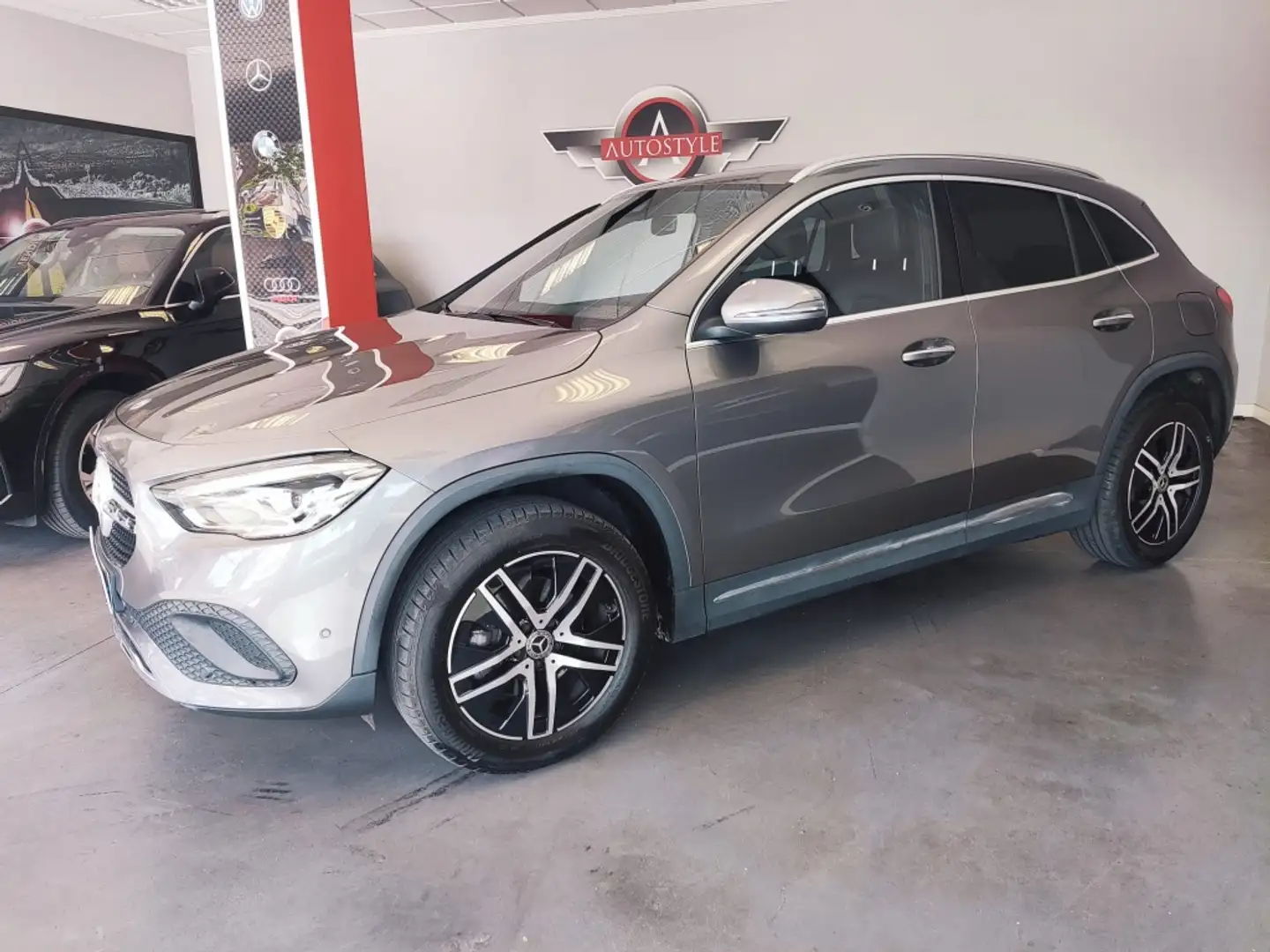 Mercedes-Benz GLA 200 200d 8G-DCT Gris - 2