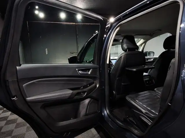 Ford Galaxy view 10