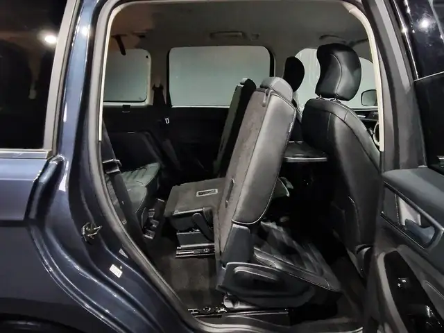 Ford Galaxy view 13