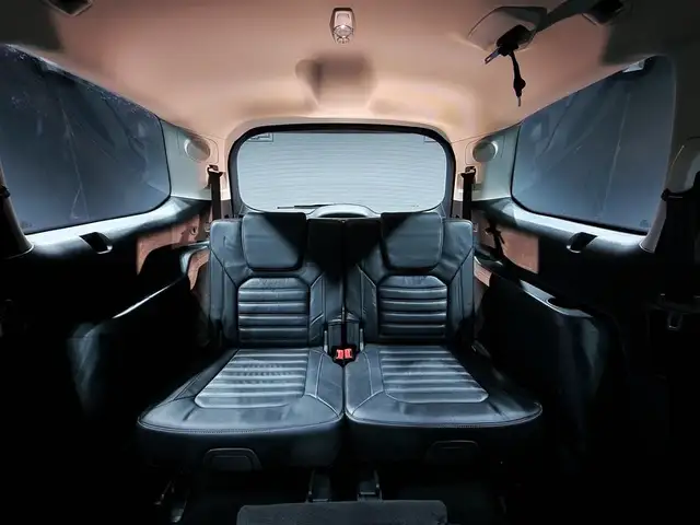 Ford Galaxy view 15