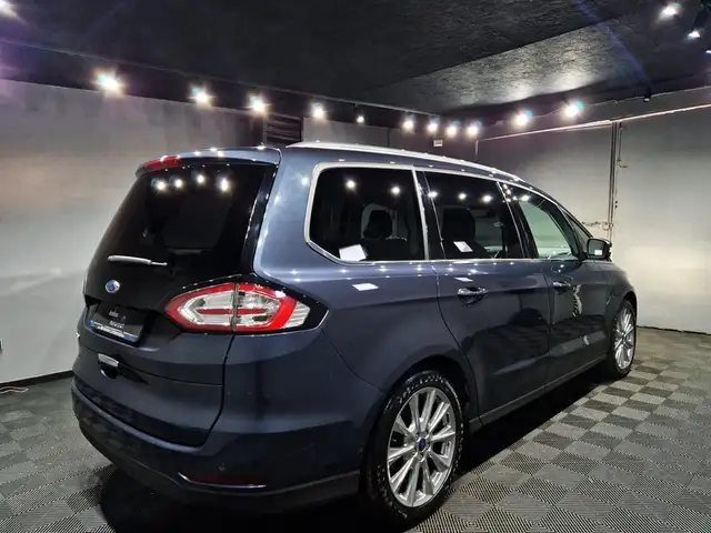 Ford Galaxy view 4