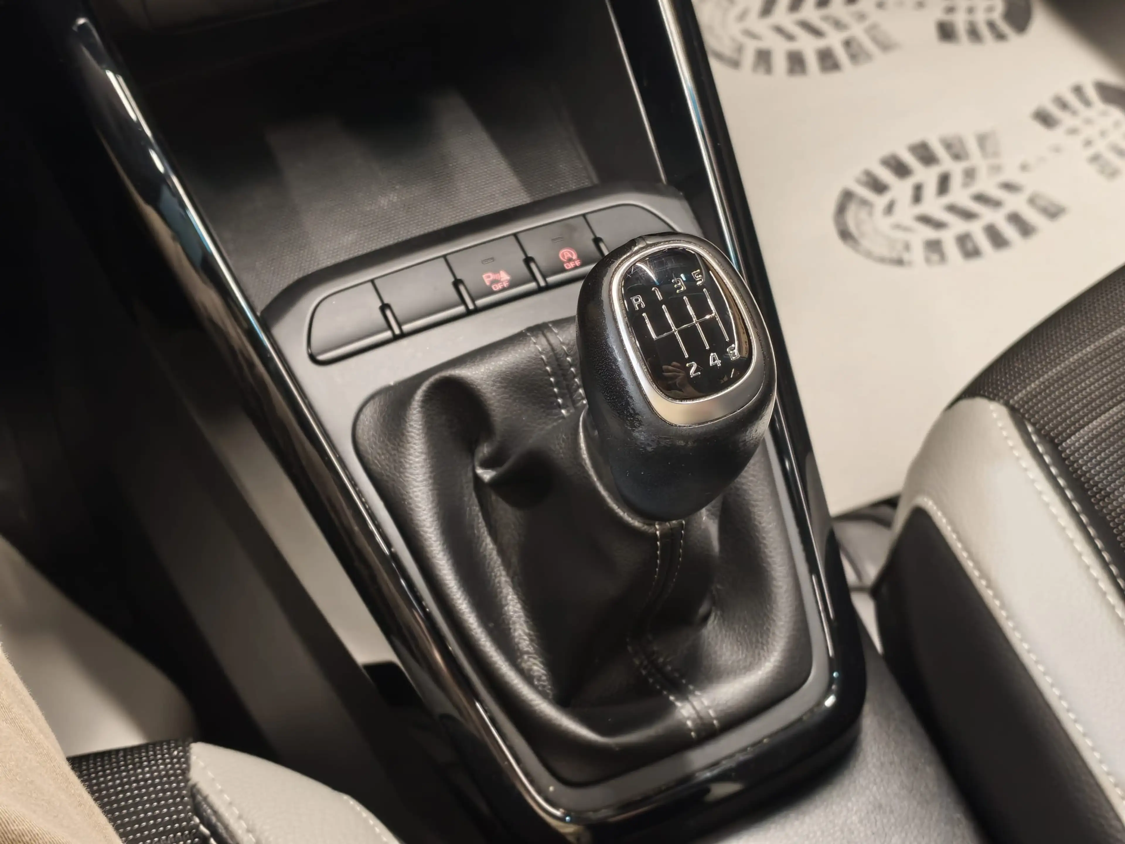 Kia Stonic 1.0TSI ** 1ER PRORPIO ** GARANTIE 12 MOIS ** — photo 9