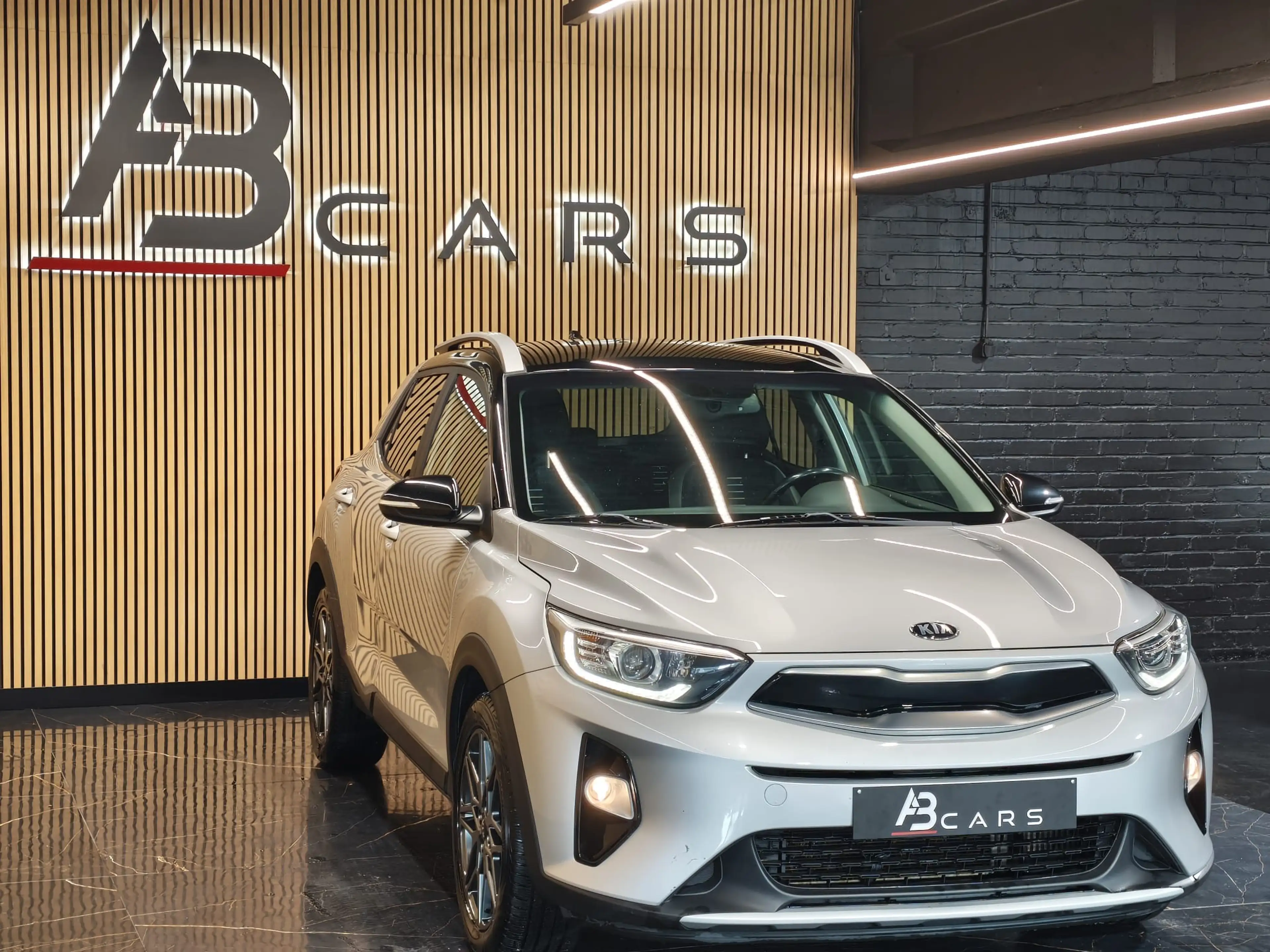 Kia Stonic 1.0TSI ** 1ER PRORPIO ** GARANTIE 12 MOIS ** — photo 2