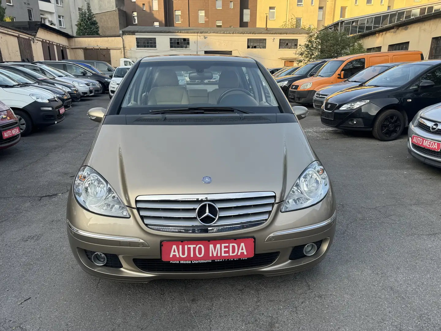 Mercedes-Benz A 200 A 200*Automatik*Klimaaut.*Alufelgen*Nur 64tkm gel. Jaune - 2