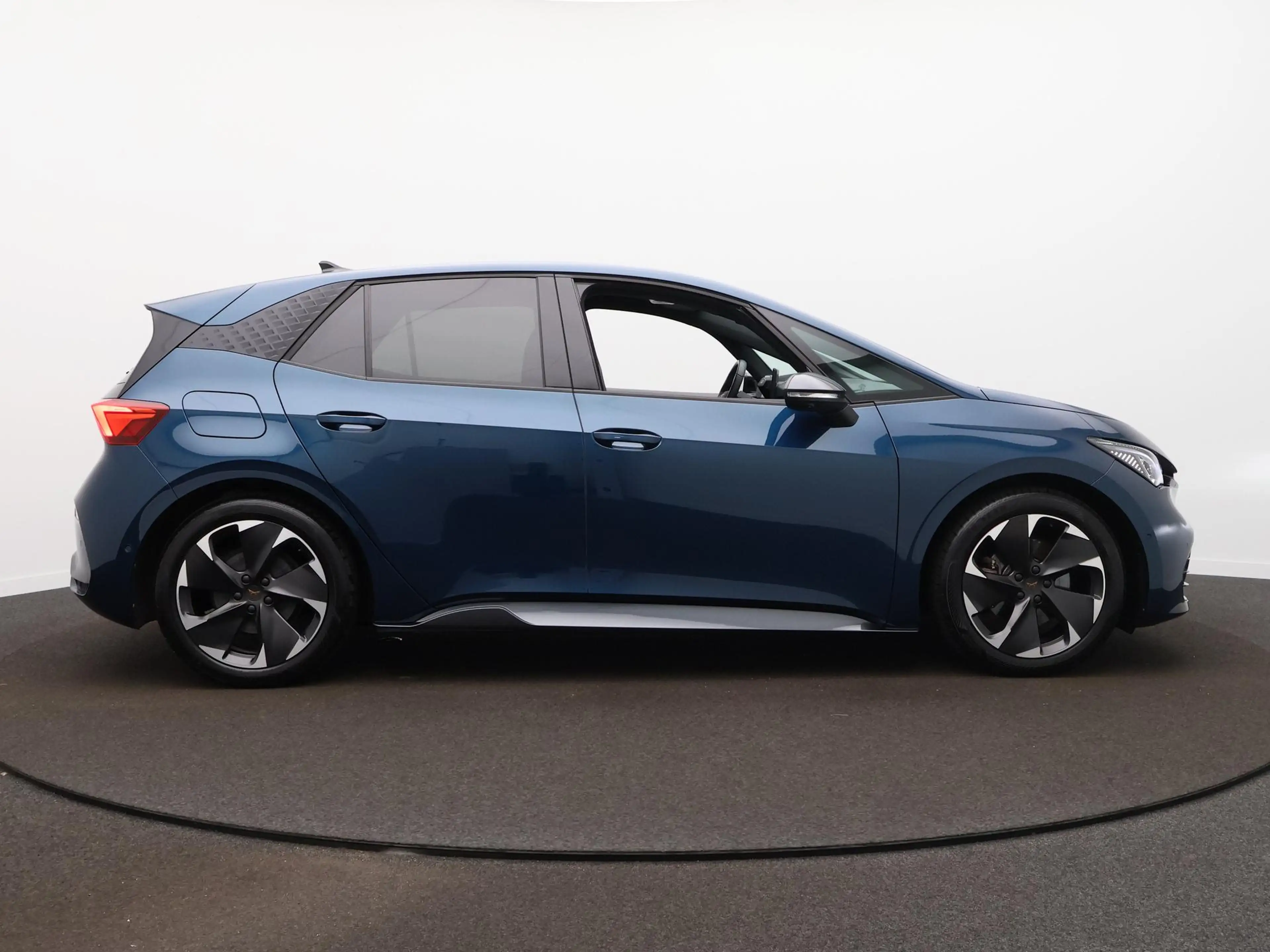 CUPRA Born Business 62 kWh | 360 Camera | Panodak | Beats | E — photo 5