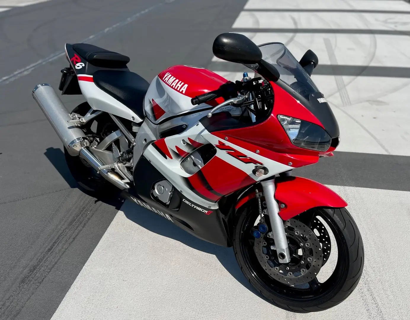 Yamaha YZF-R6 Rood - 1