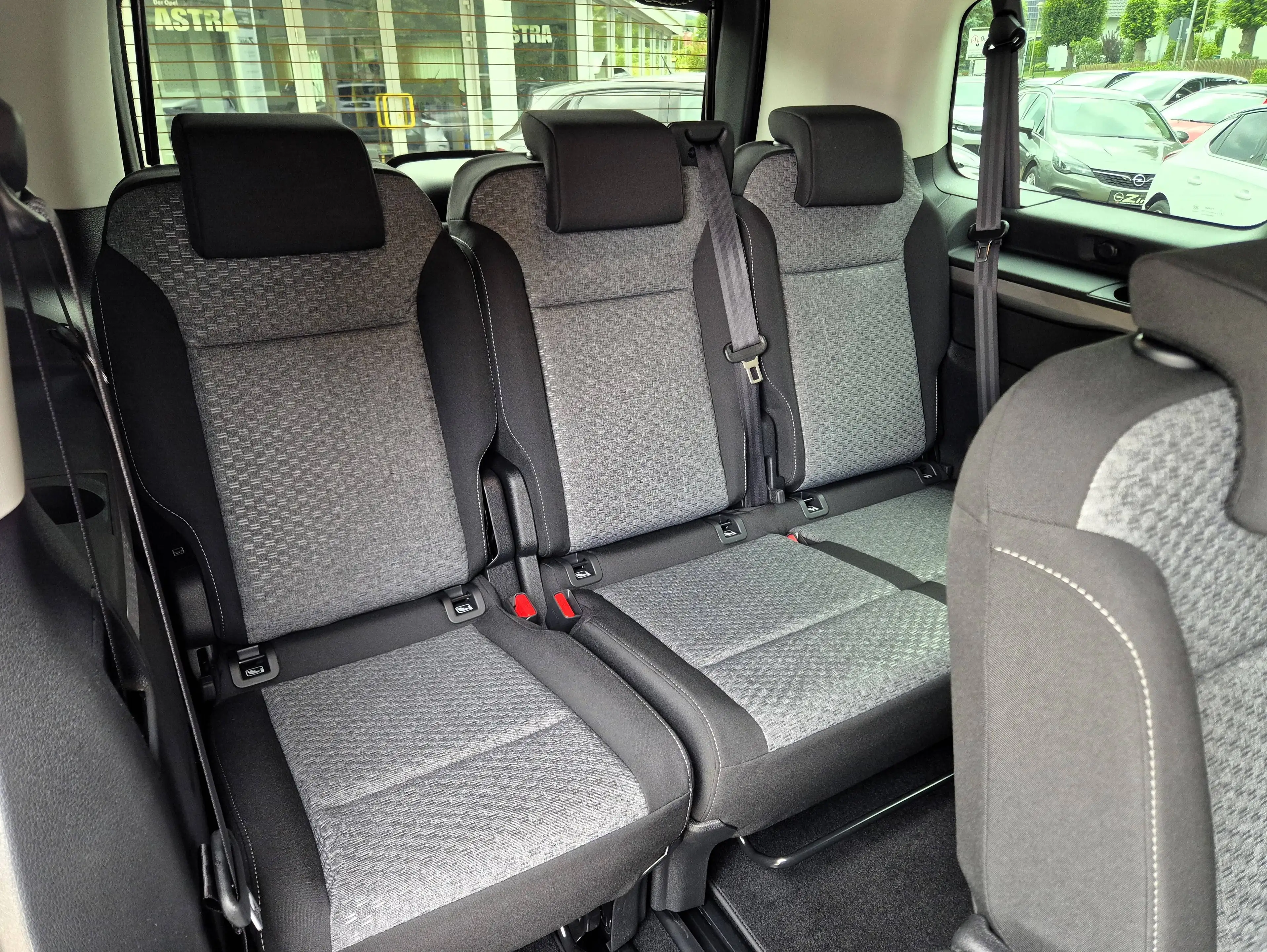 Opel Zafira Life Edition M 8-Sitzer LED Navi 3-Zonen Klima Kamera Keyless — photo 12
