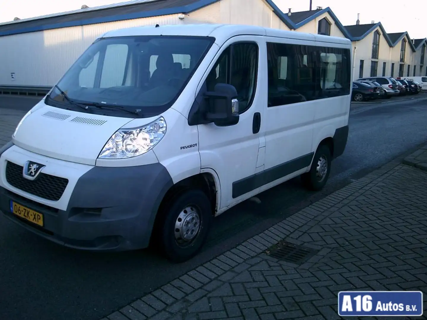 Peugeot Boxer 9 persoons 2.2 hdi diesel Wit - 2