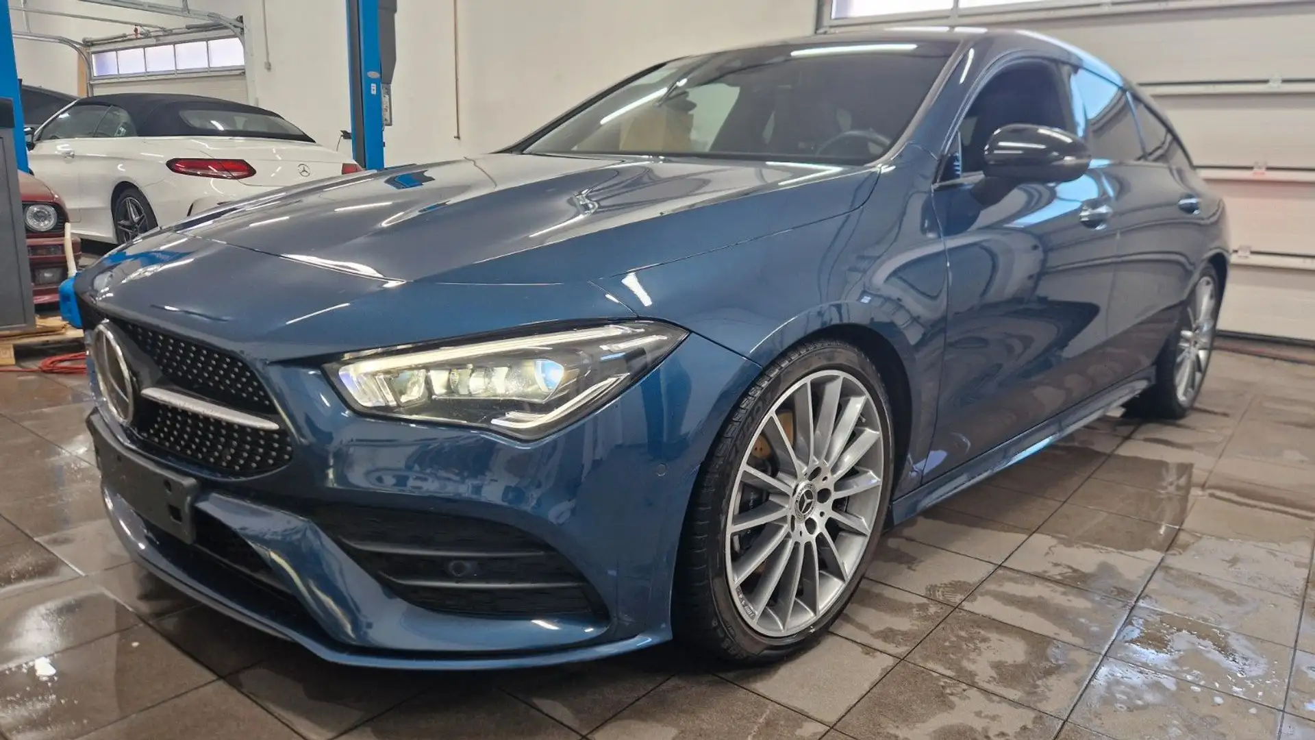 Mercedes-Benz CLA 200 AMG Multibeam Pano Blau - 1