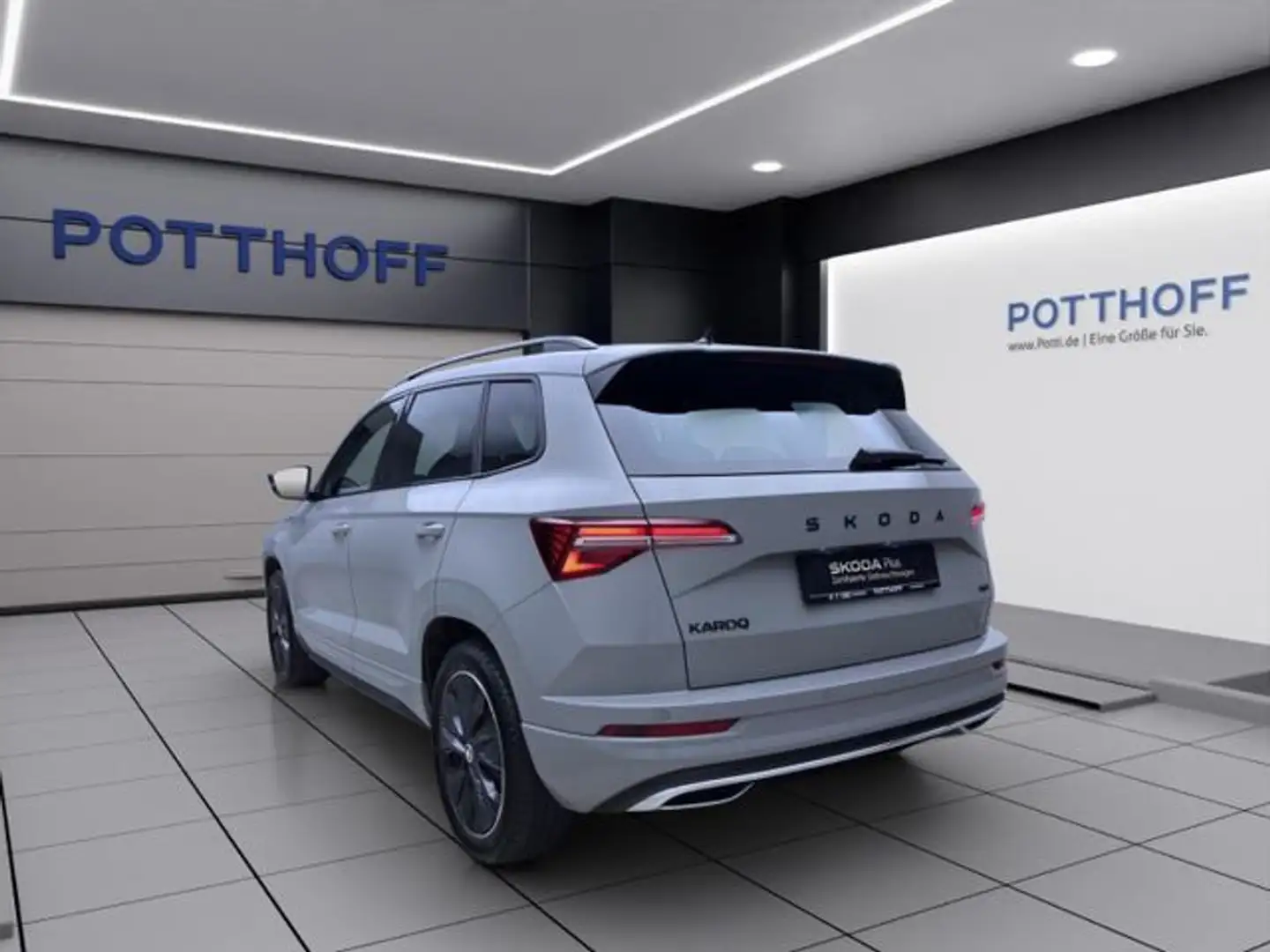 Skoda Karoq 2.0 TSI DSG 4x4 SPORTLINE MATRIX PDC SITZH Grau - 2