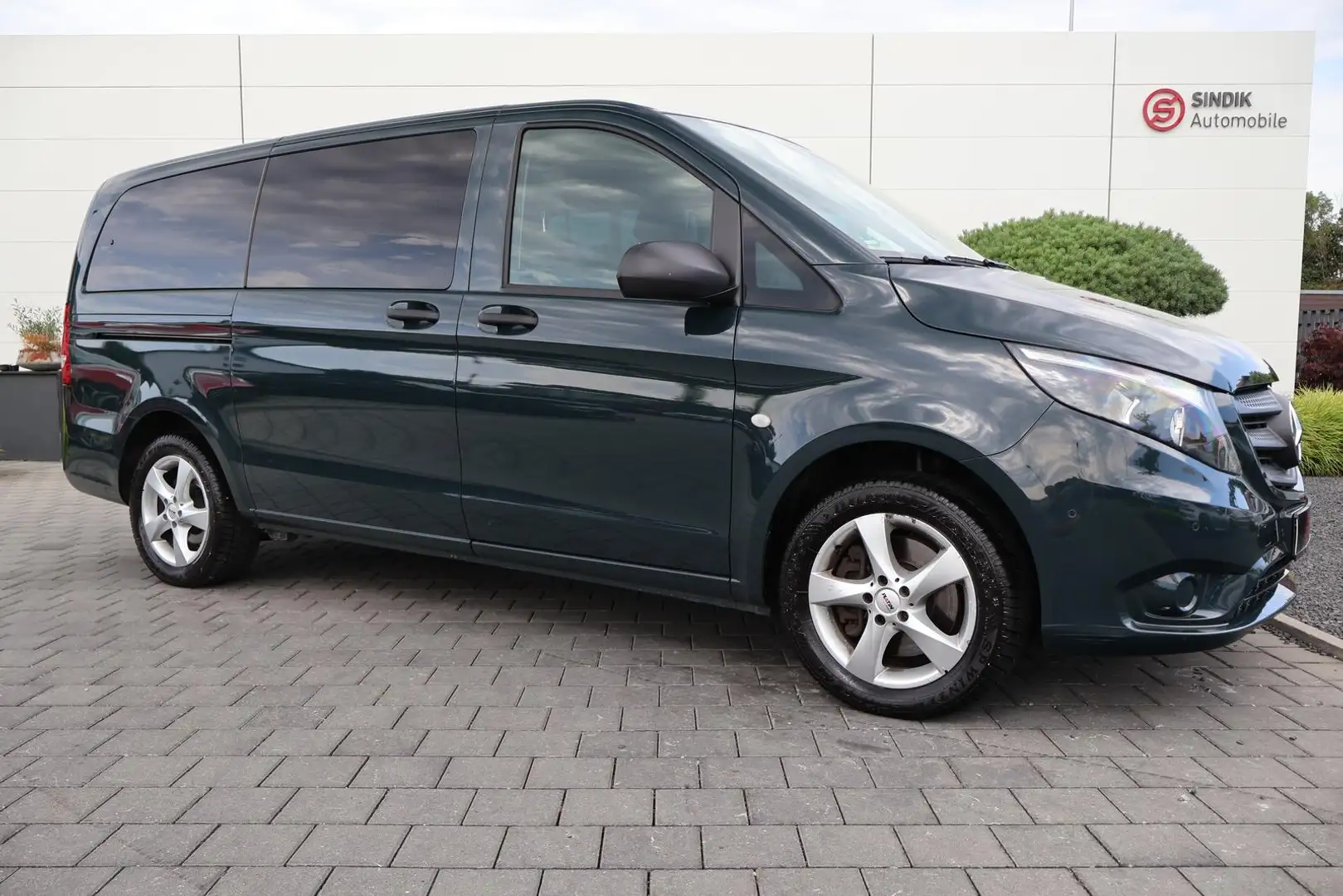 Mercedes-Benz Vito 119CDI Edition Tourer PRO 4x4 lang Navi-AHK Verde - 2