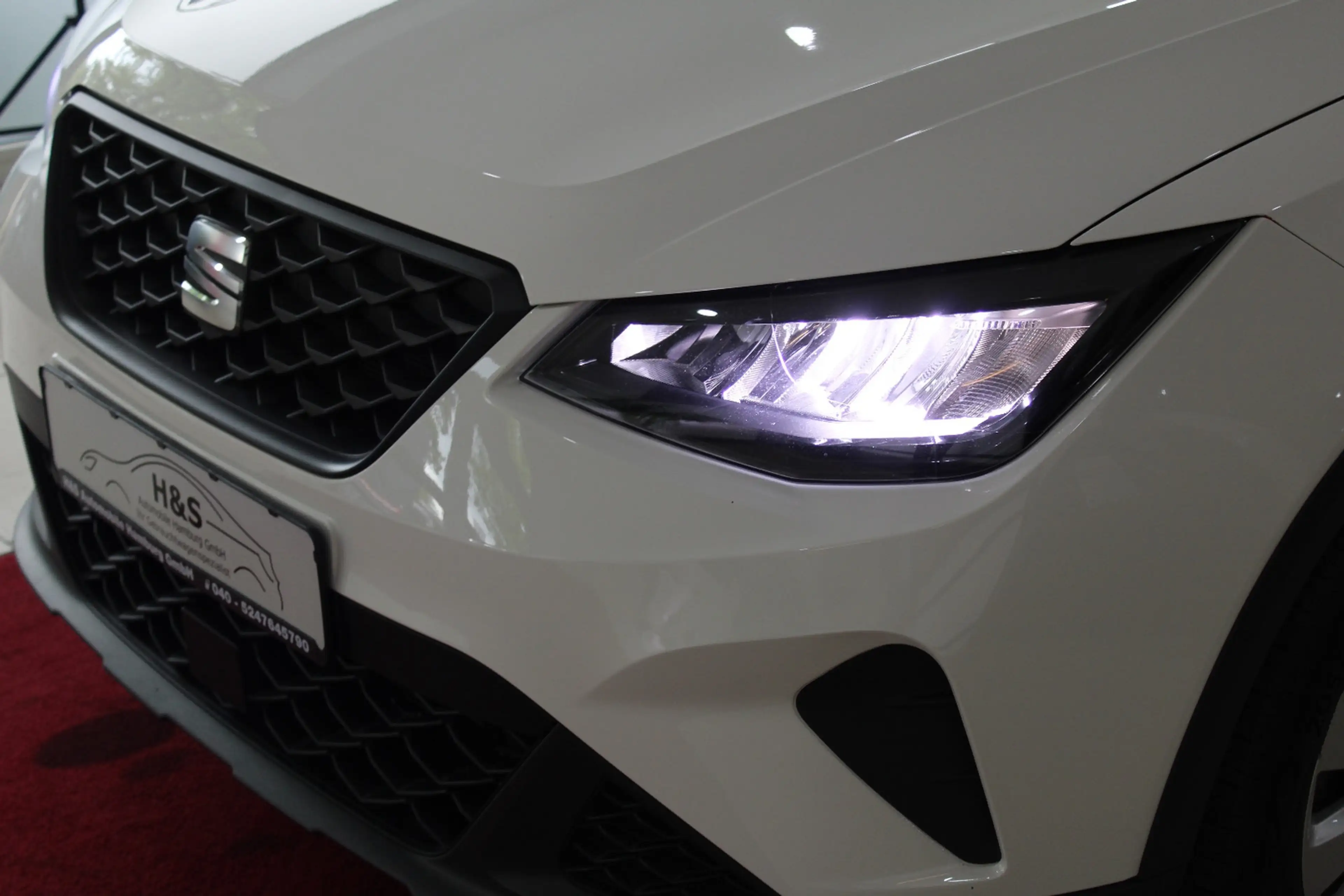 SEAT Arona 1.0 TSI Style 1.Hand*Carplay — photo 2