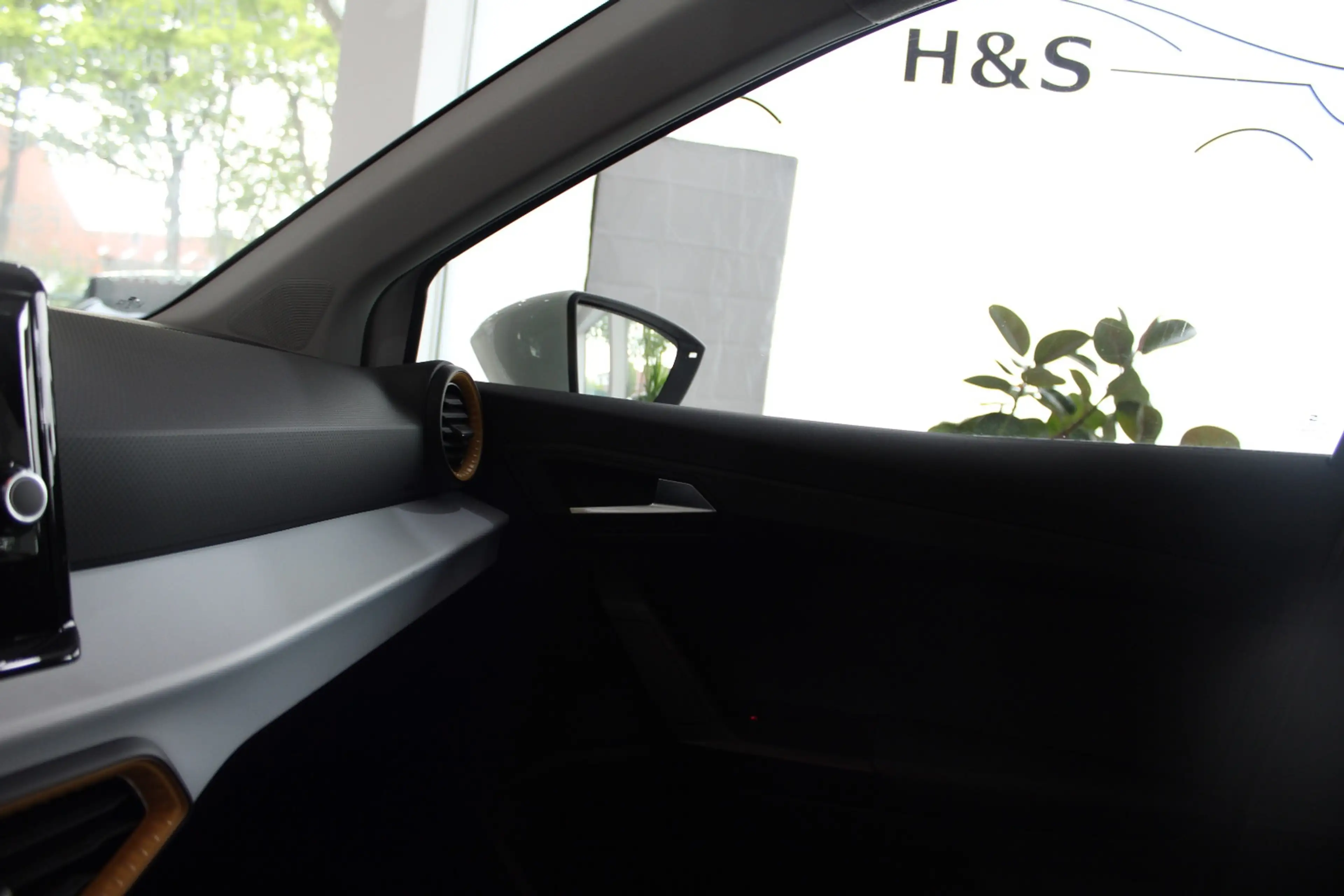 SEAT Arona 1.0 TSI Style 1.Hand*Carplay — photo 23