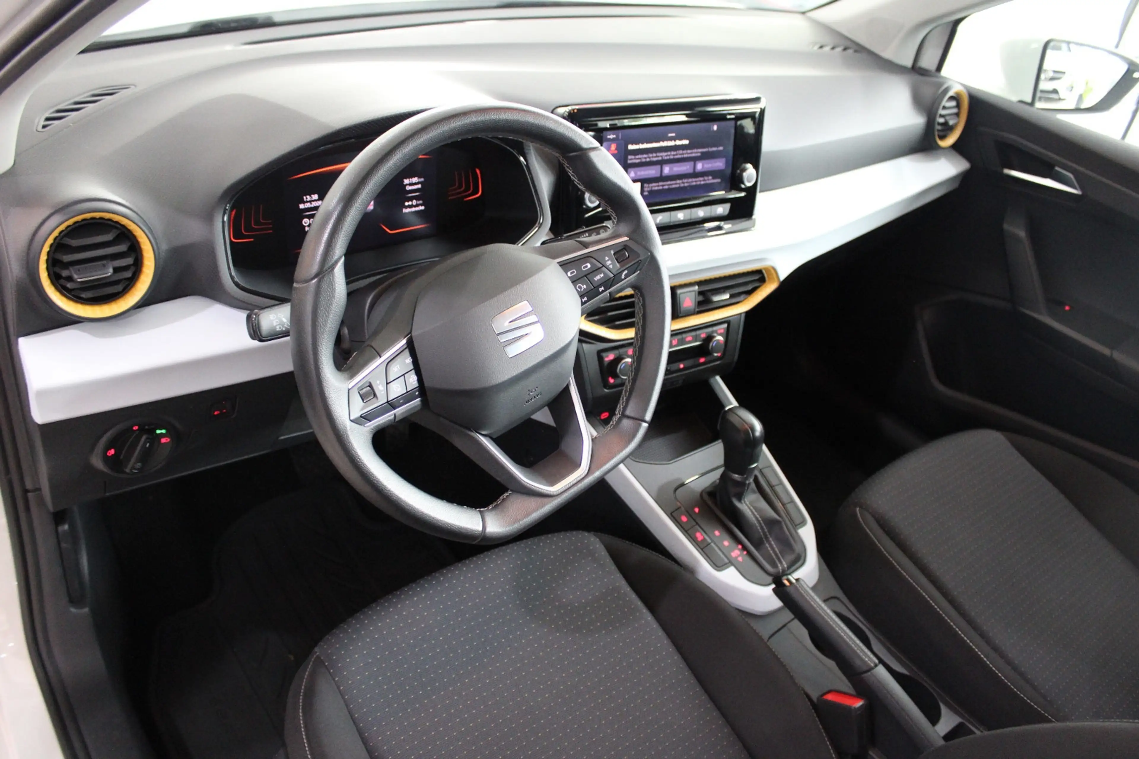 SEAT Arona 1.0 TSI Style 1.Hand*Carplay — photo 12