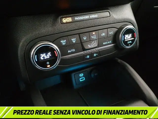 Ford Focus view 14