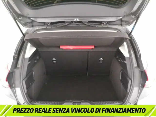 Ford Focus view 10