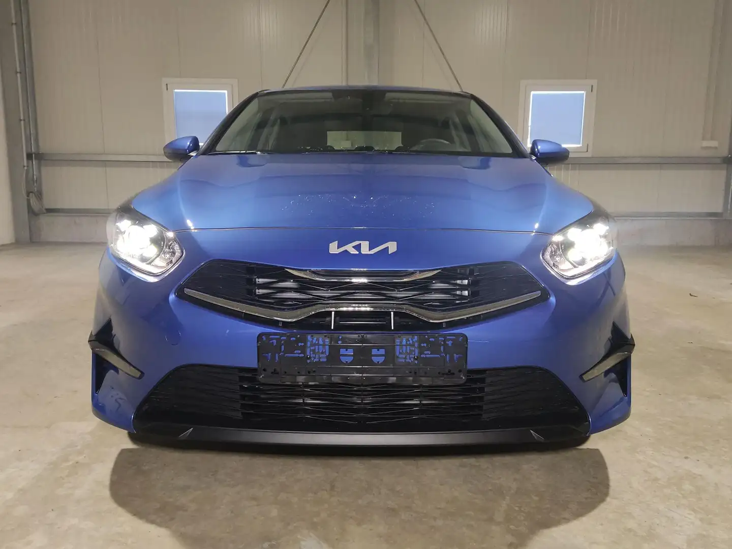 Kia Ceed / cee'd Best 1.5 T-GDI 140 PS 7DCT-Automatik-Navi-Apple... Blau - 1