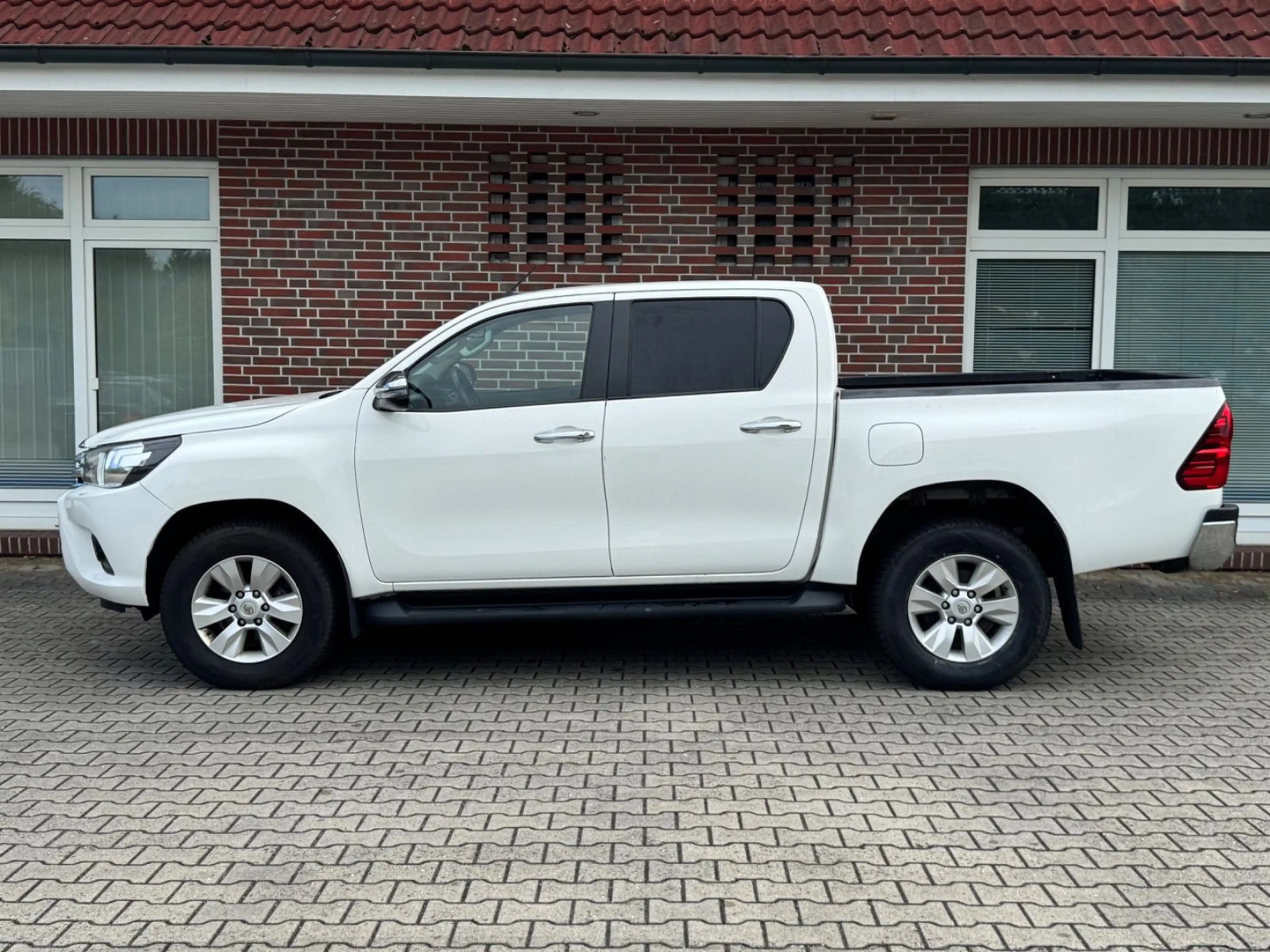 Toyota Hilux Double Cab Duty 4x4*R-KAMERA*AHK* — photo 2