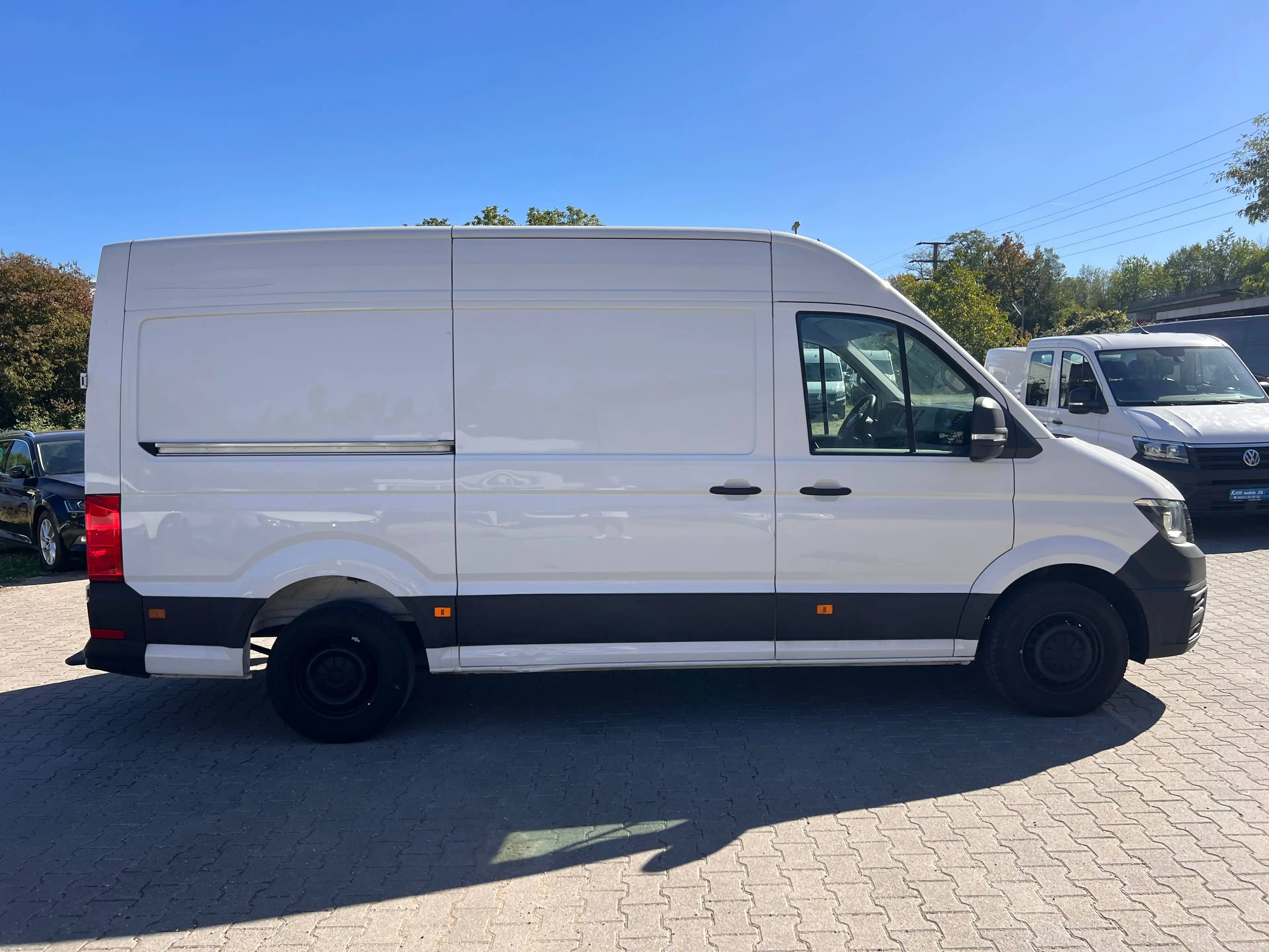 Volkswagen Crafter 35 mittellang Hochdach FWD EcoProfi — photo 8