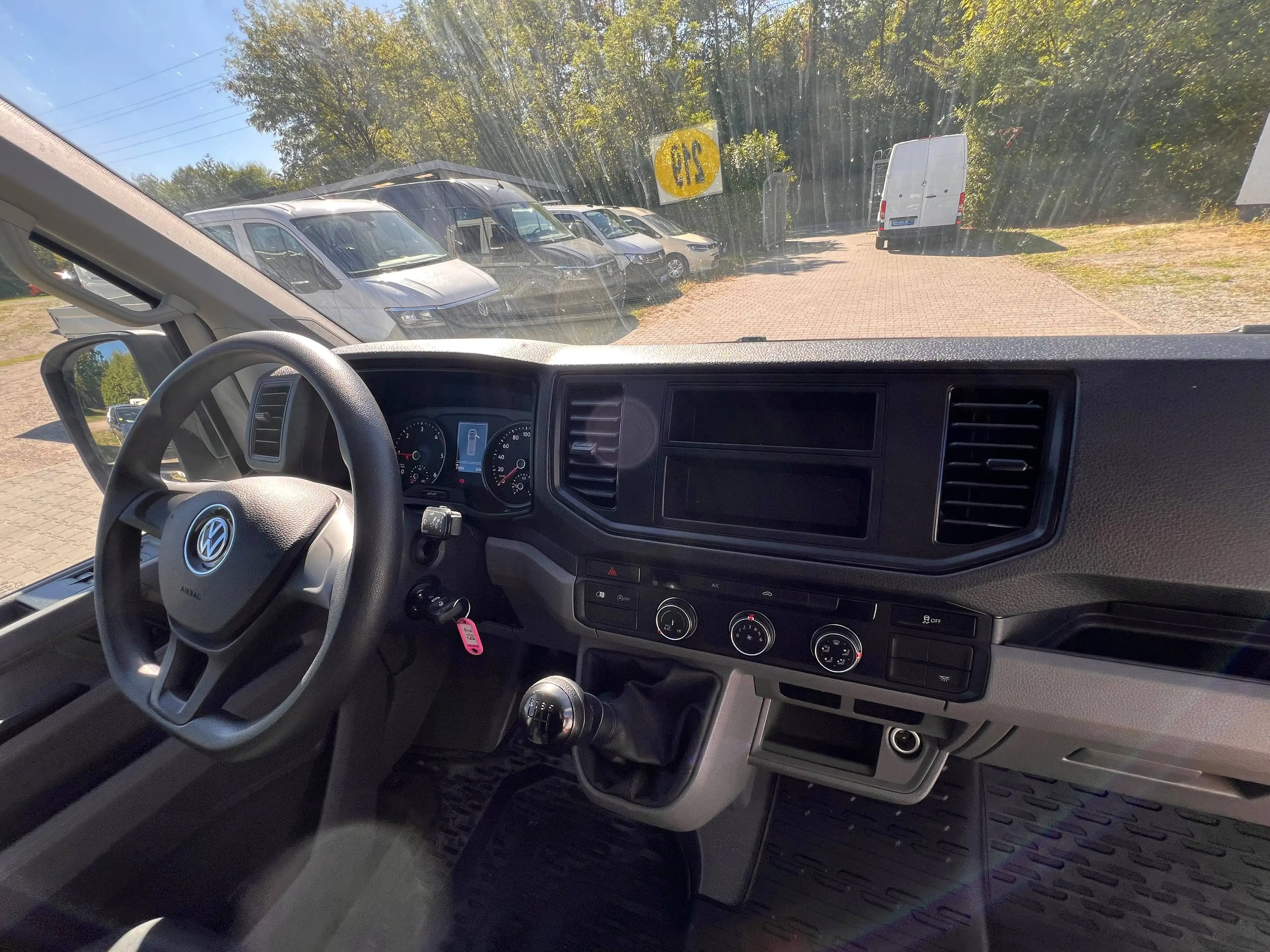 Volkswagen Crafter 35 mittellang Hochdach FWD EcoProfi — photo 13