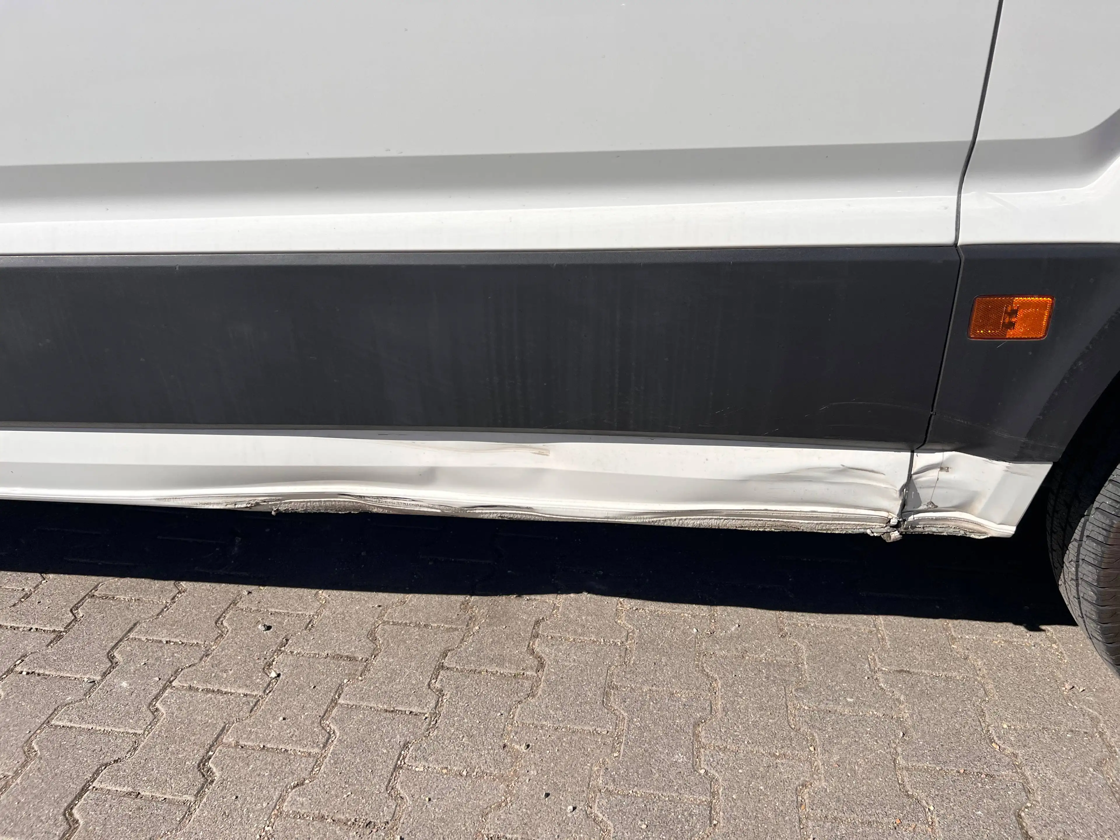 Volkswagen Crafter 35 mittellang Hochdach FWD EcoProfi — photo 6