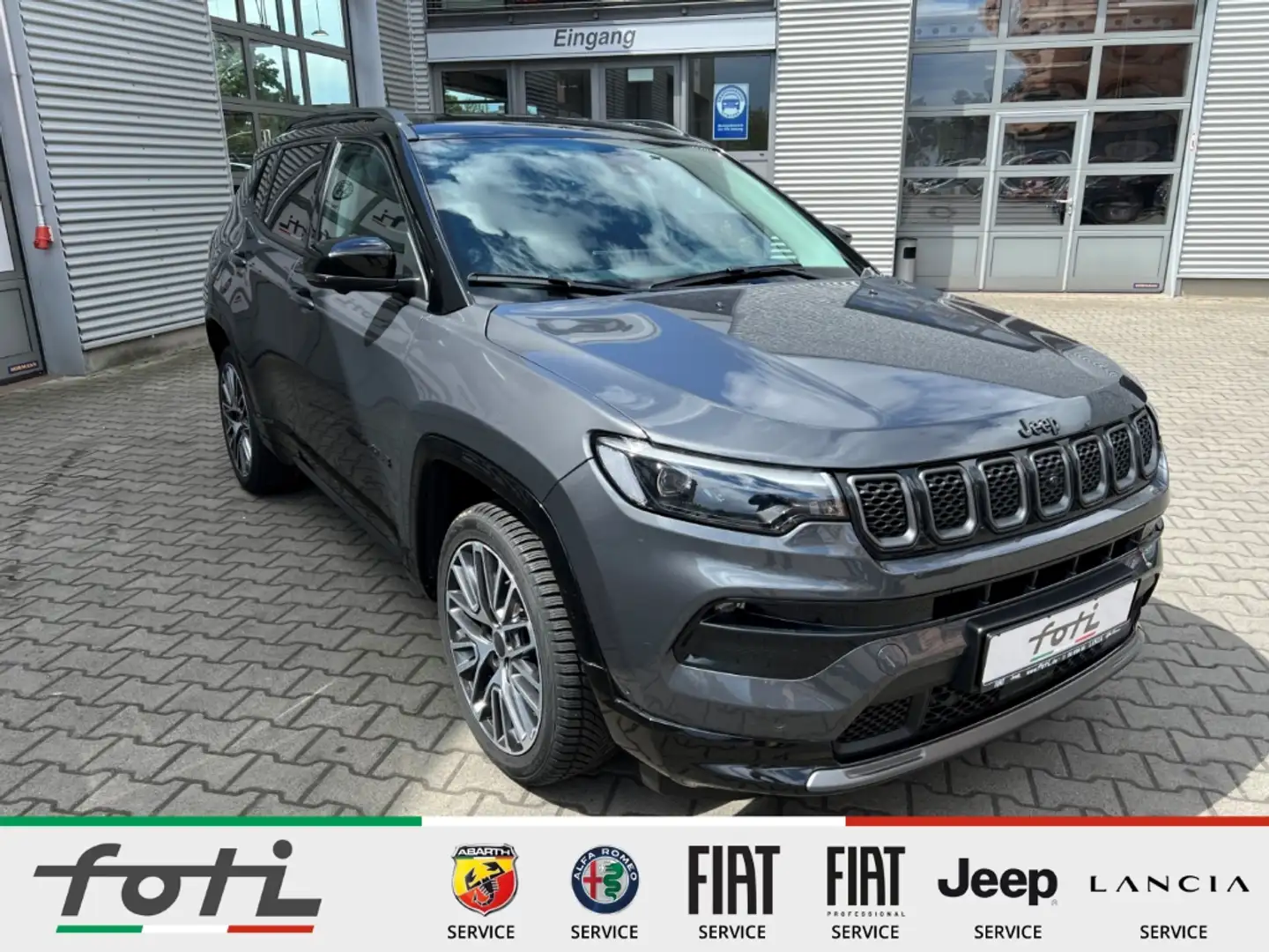 Jeep Compass Summit 1.5l 130PS Automatik Navi Kamera Grijs - 1