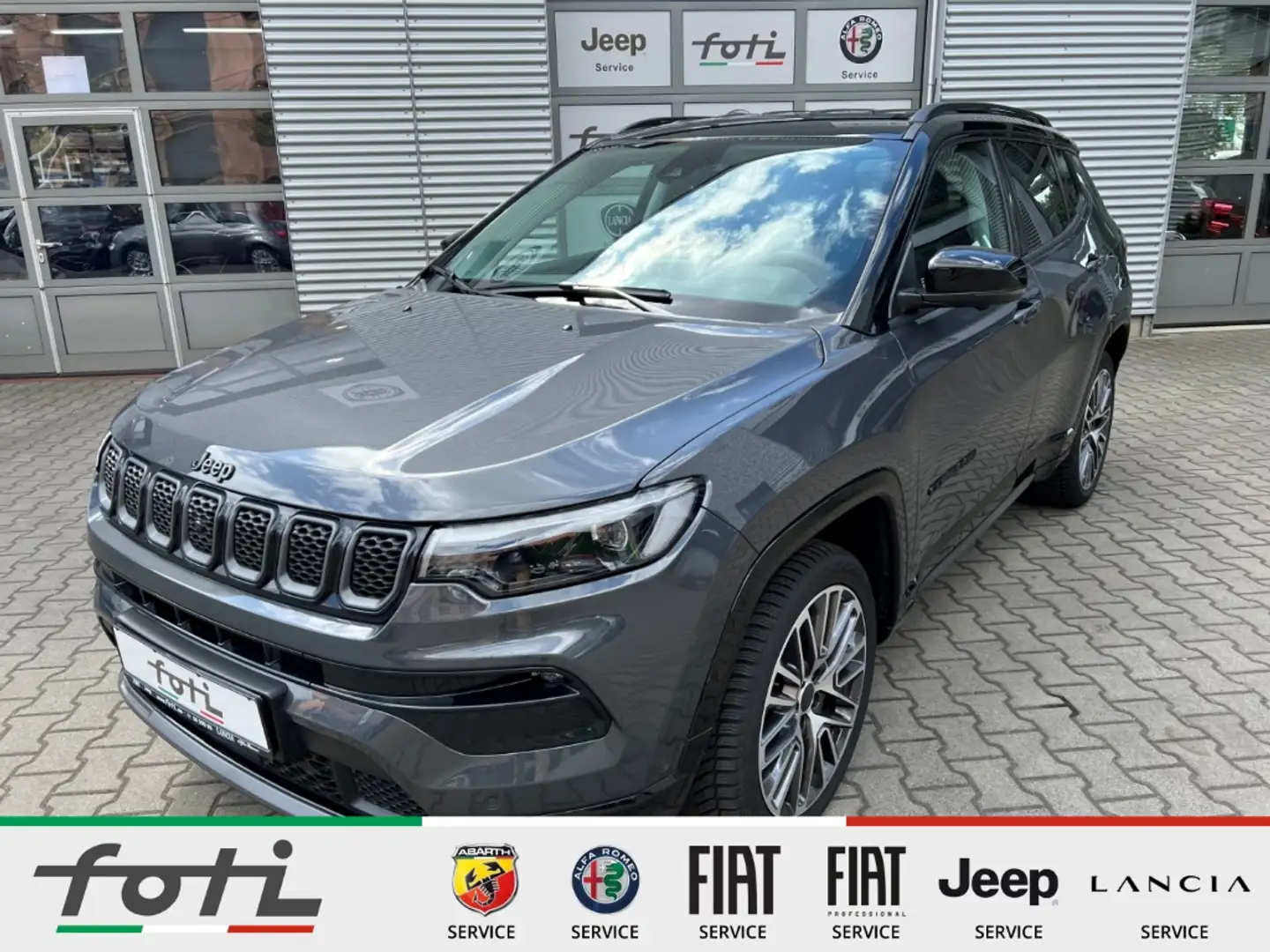 Jeep Compass Summit 1.5l 130PS Automatik Navi Kamera Grijs - 2