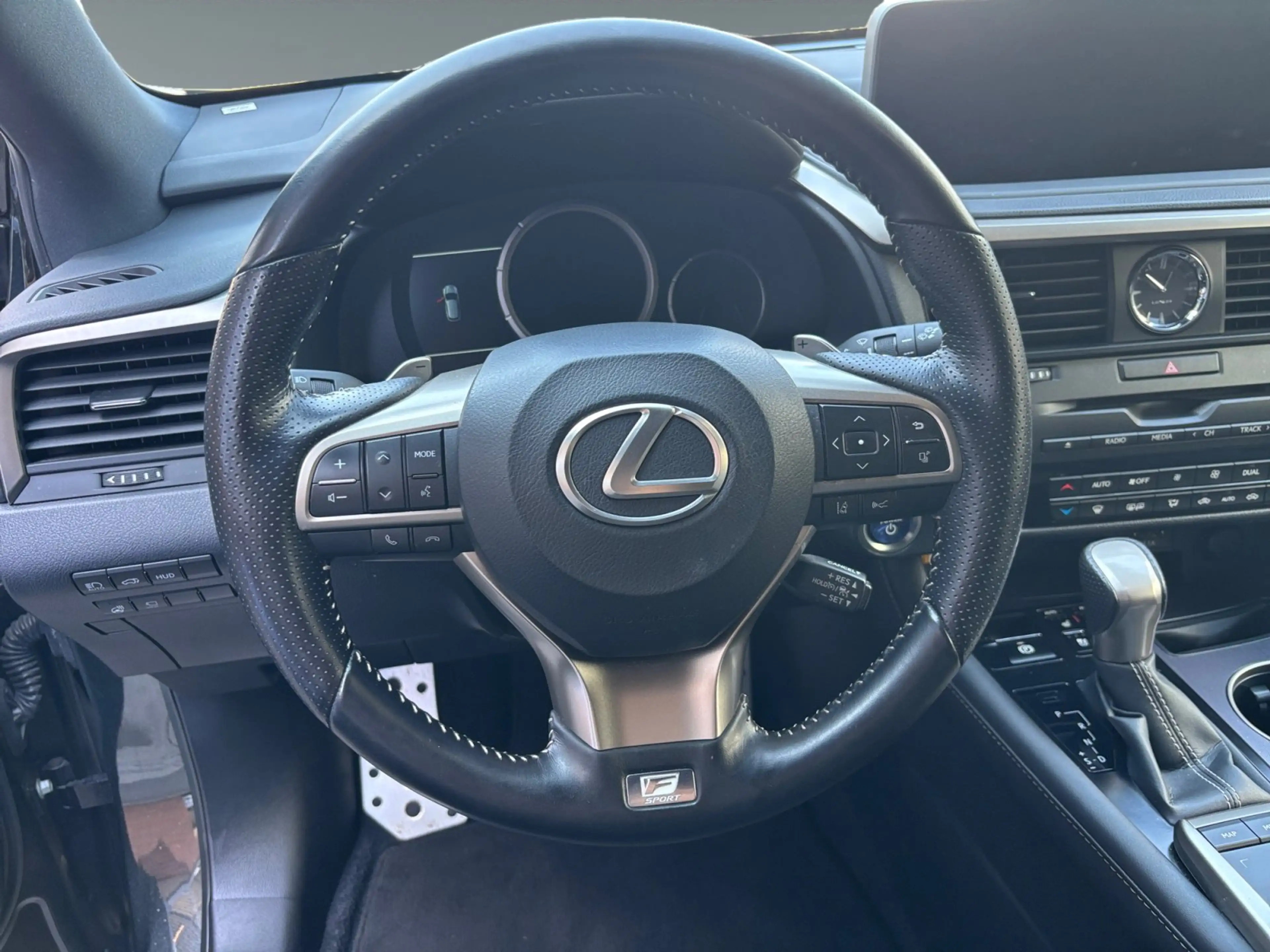Lexus RX 450h E-Four F-Sport 8FACH/PANO/360 — photo 13