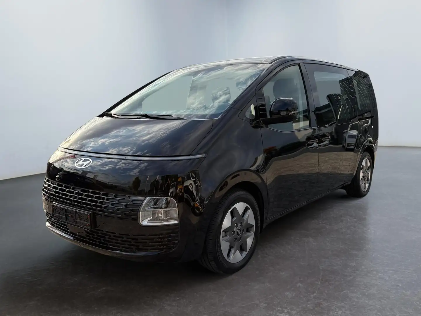 Hyundai STARIA 1,6 T-GDI HEV EaAcPa PaPak el.HK el.Schie 165 k... - 2