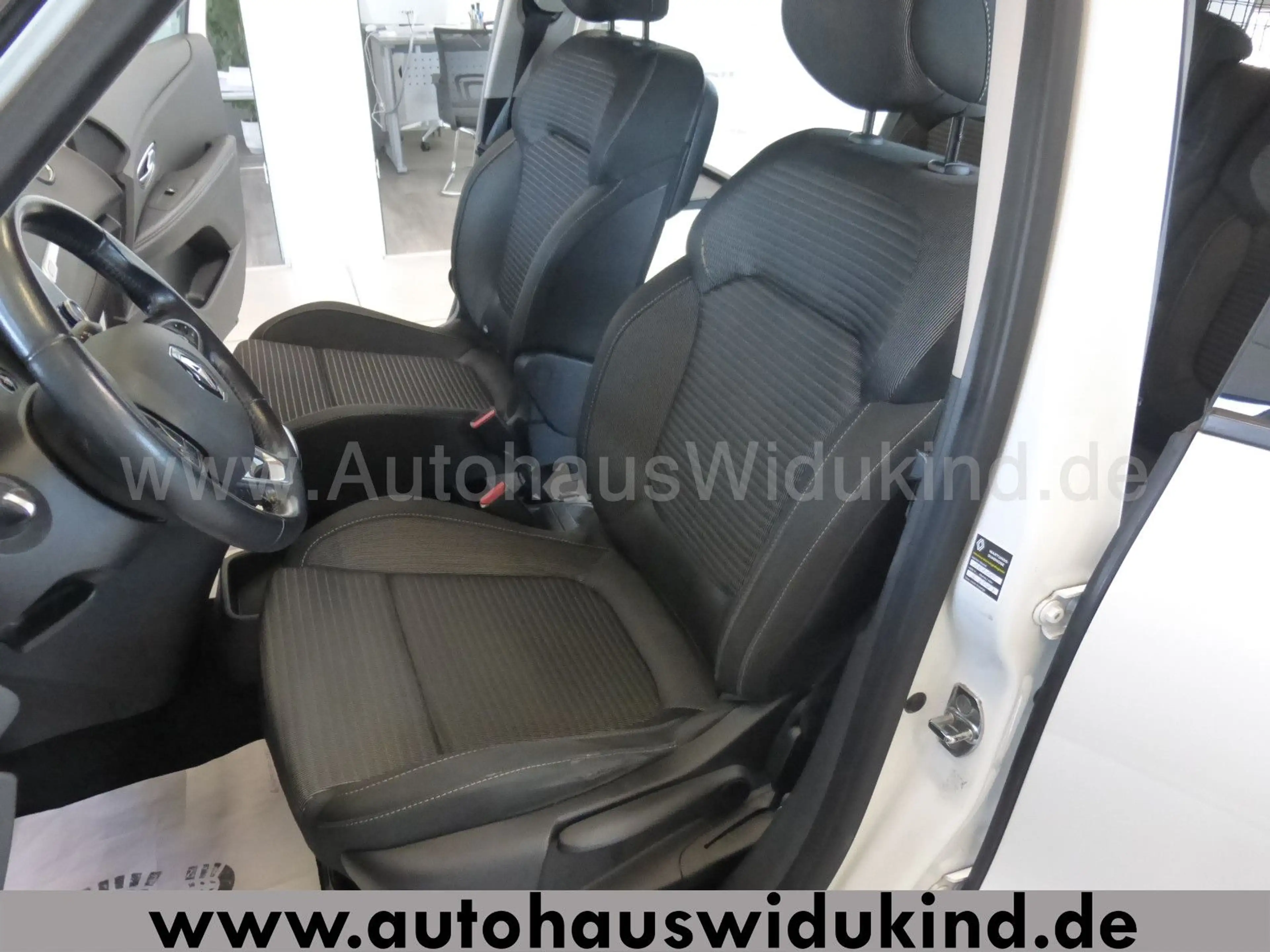 Renault Grand Scenic IV Experience PDC Navi 1.HAND — photo 9