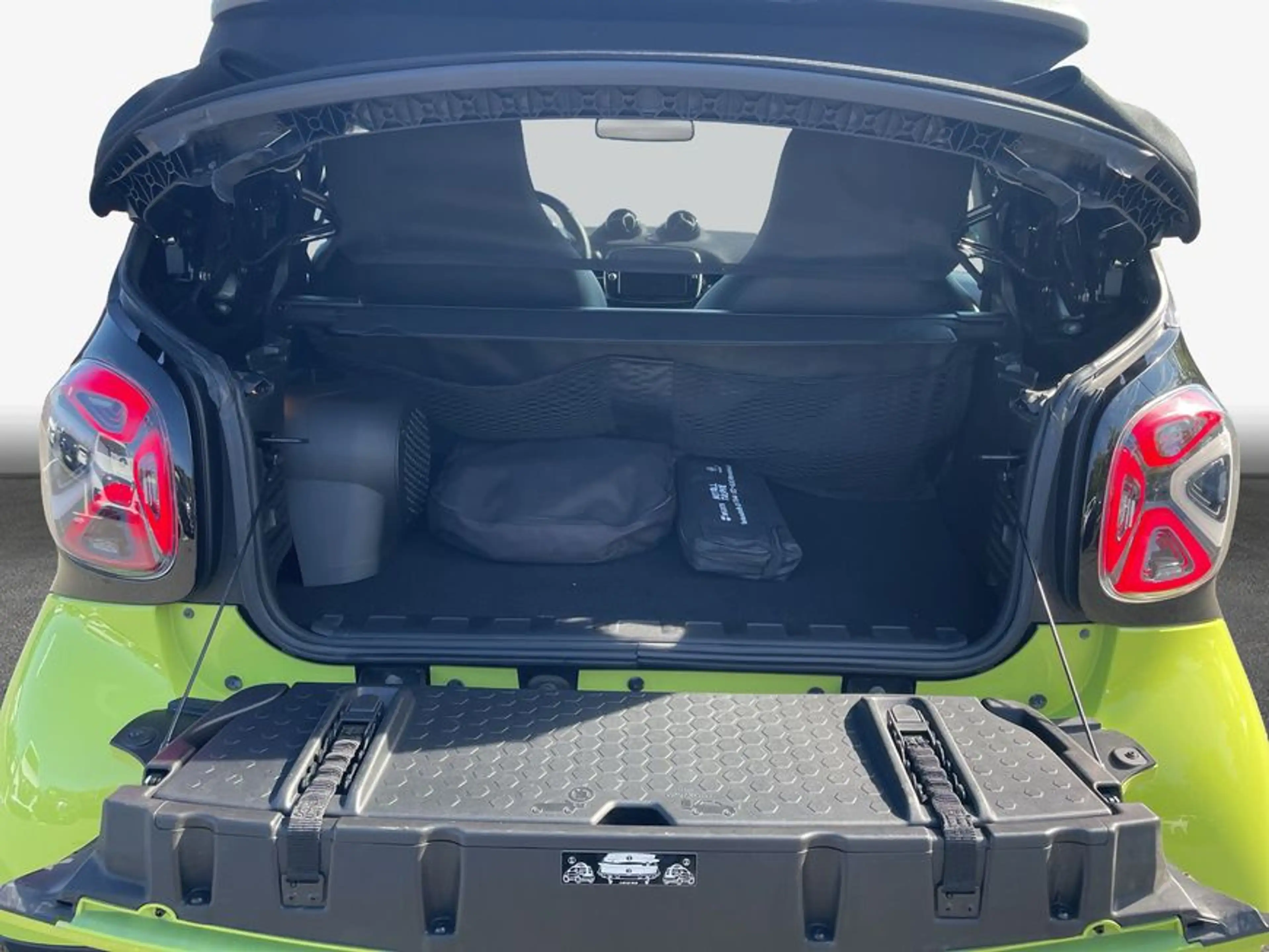 smart forTwo fortwo cabrio EQ prime Exclusive 22KW-Lader — photo 9