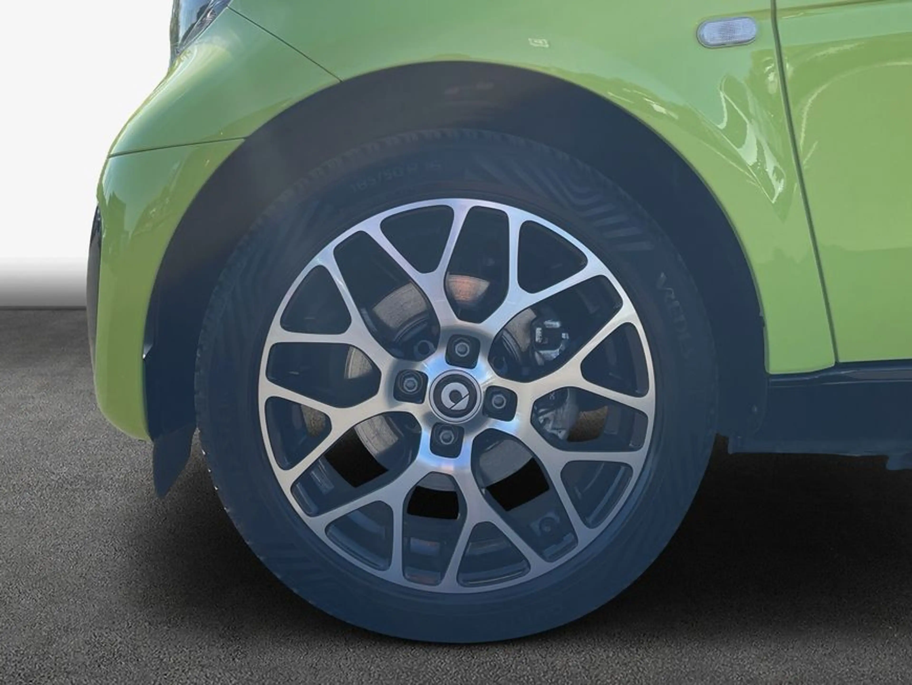smart forTwo fortwo cabrio EQ prime Exclusive 22KW-Lader — photo 8