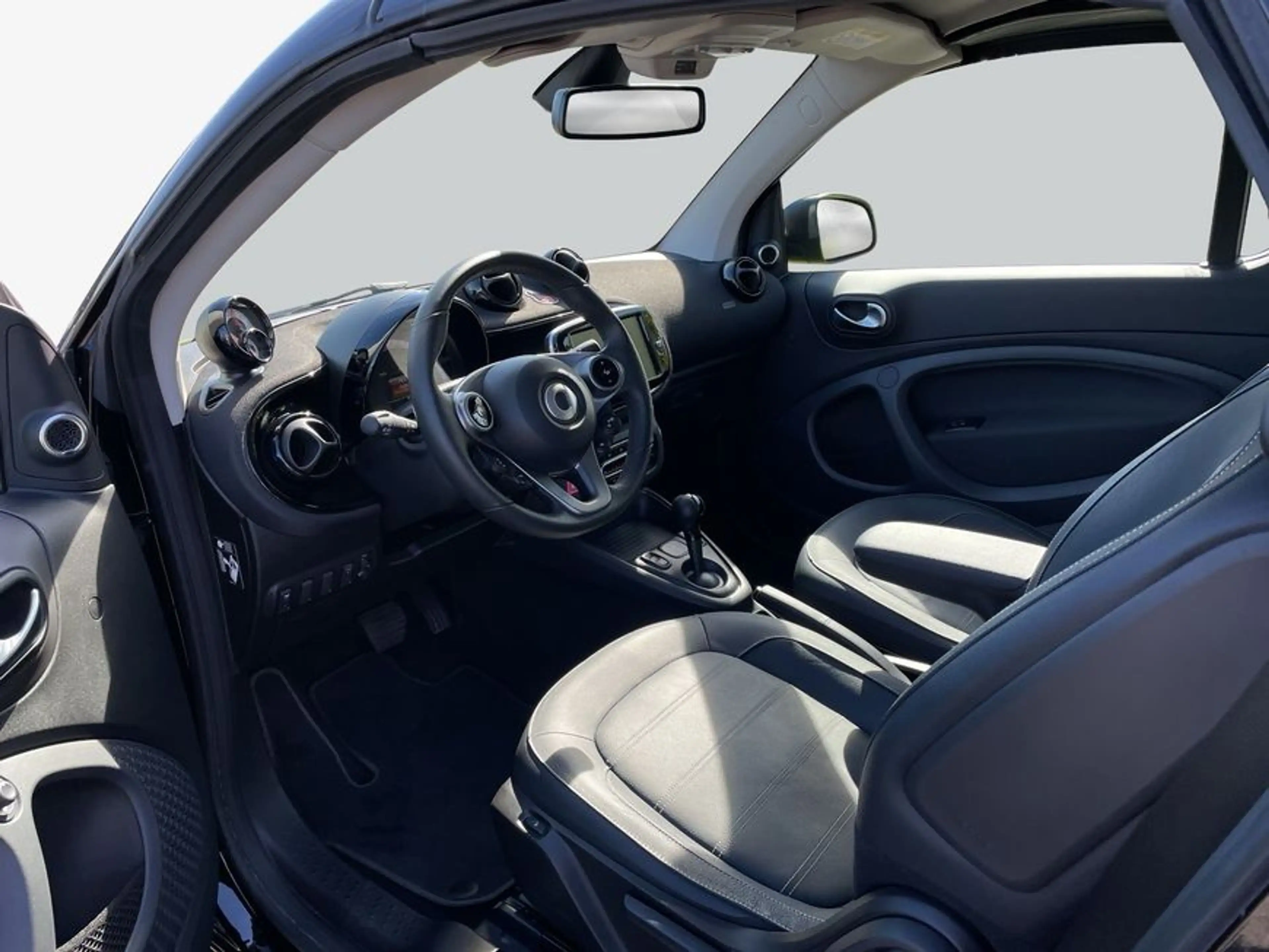 smart forTwo fortwo cabrio EQ prime Exclusive 22KW-Lader — photo 10
